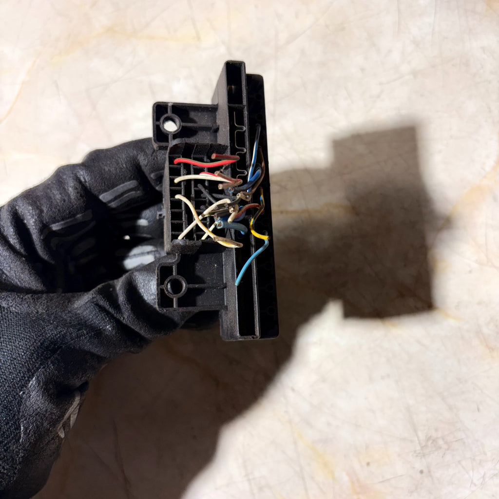 Fiat panda DIAGNOSTIC PLUG WITH WIRE; FUSE HOLDER 2008-2017