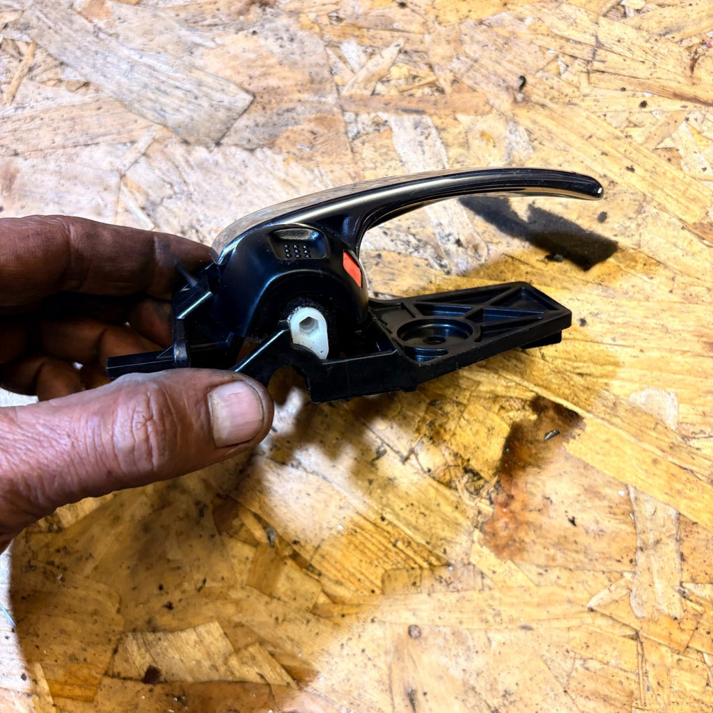 Suzuki Sx4 2015 OSF Driver Front Right Side Inner Door Handle