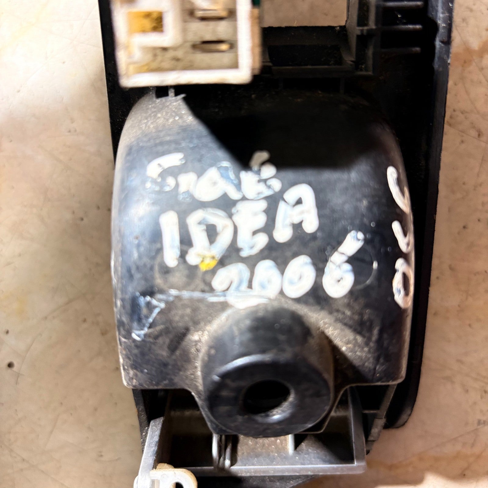 Fiat Idea 2003-2008 RH Front Window Switch Handle Mirror Control 735363957