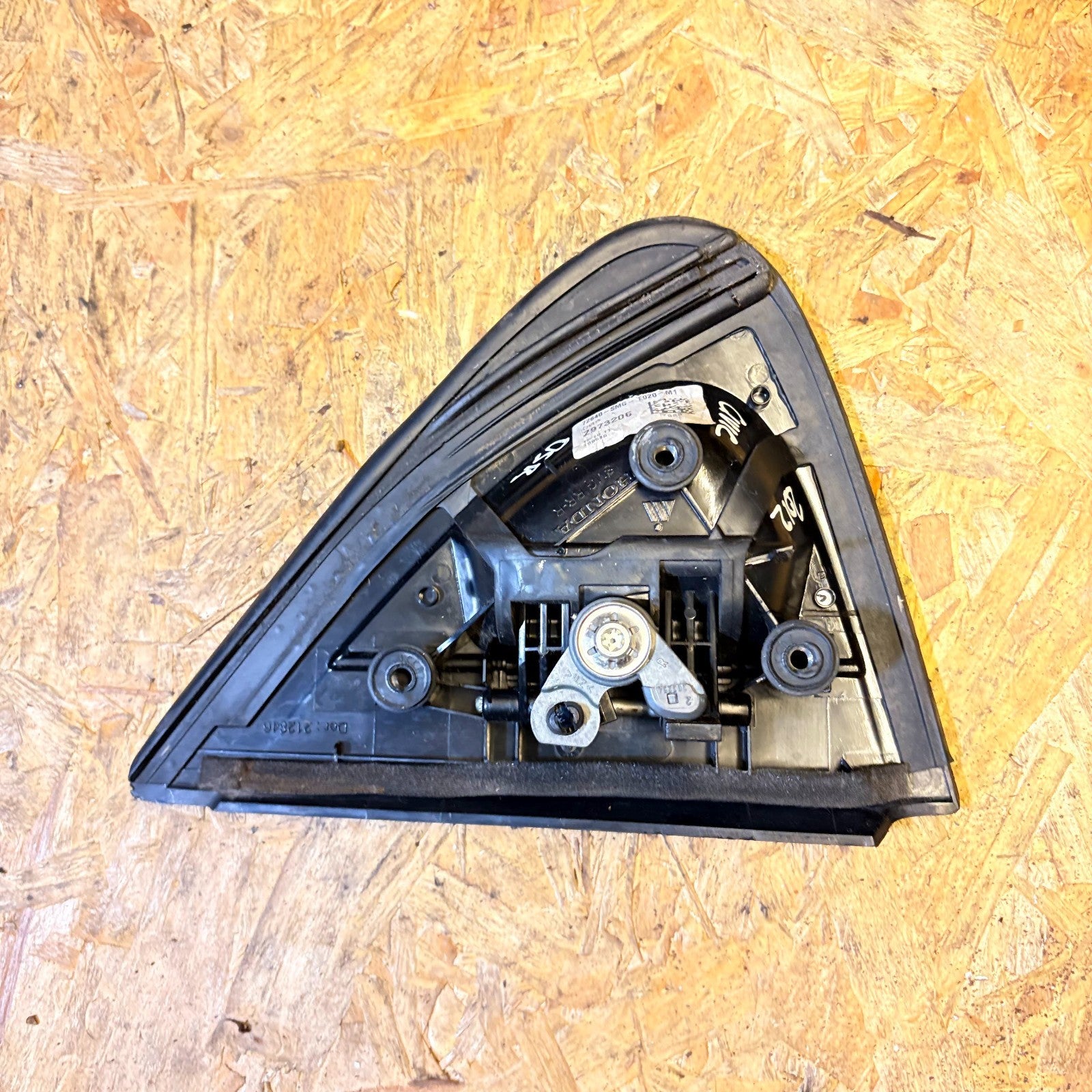 HONDA CIVIC MK8 REAR RIGHT DRIVERS SIDE DOOR HANDLE 72640-SMG-E020-M1