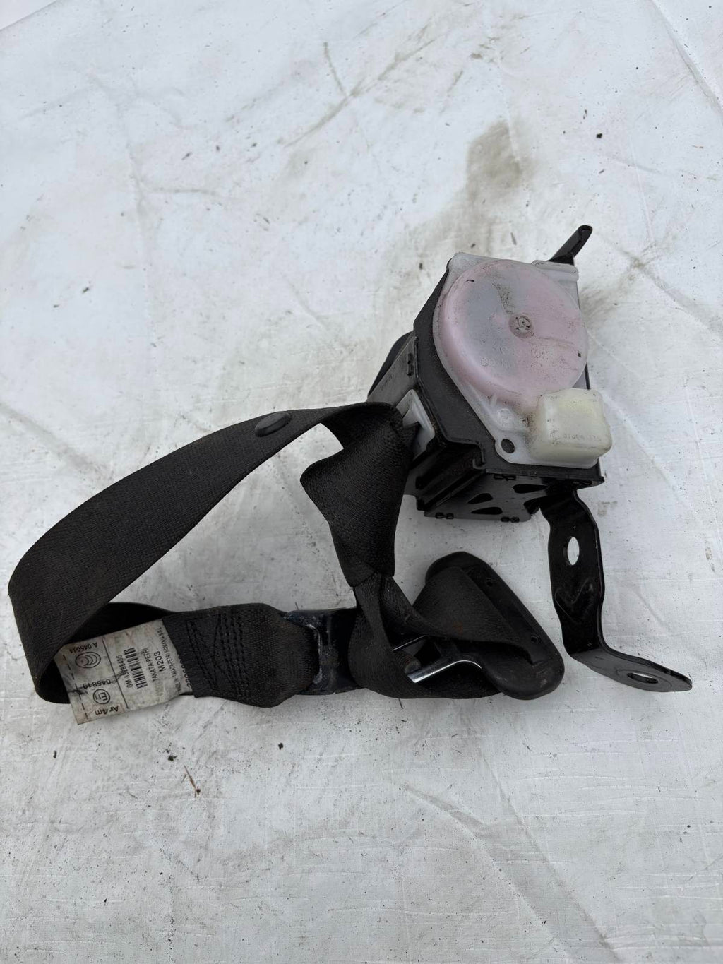 VAUXHALL INSIGNIA A MK1 08-17 REAR SEAT BELT RIGHT OR LEFT SIDE K6944