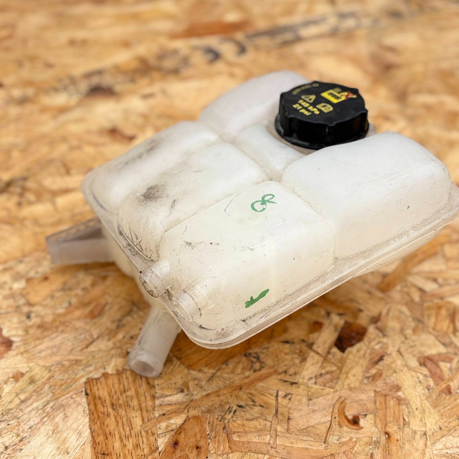 FORD GRAND C-MAX MK2 2018 COOLANT HEADER EXPANSION TANK BOTTLE 8V61-8K218-D