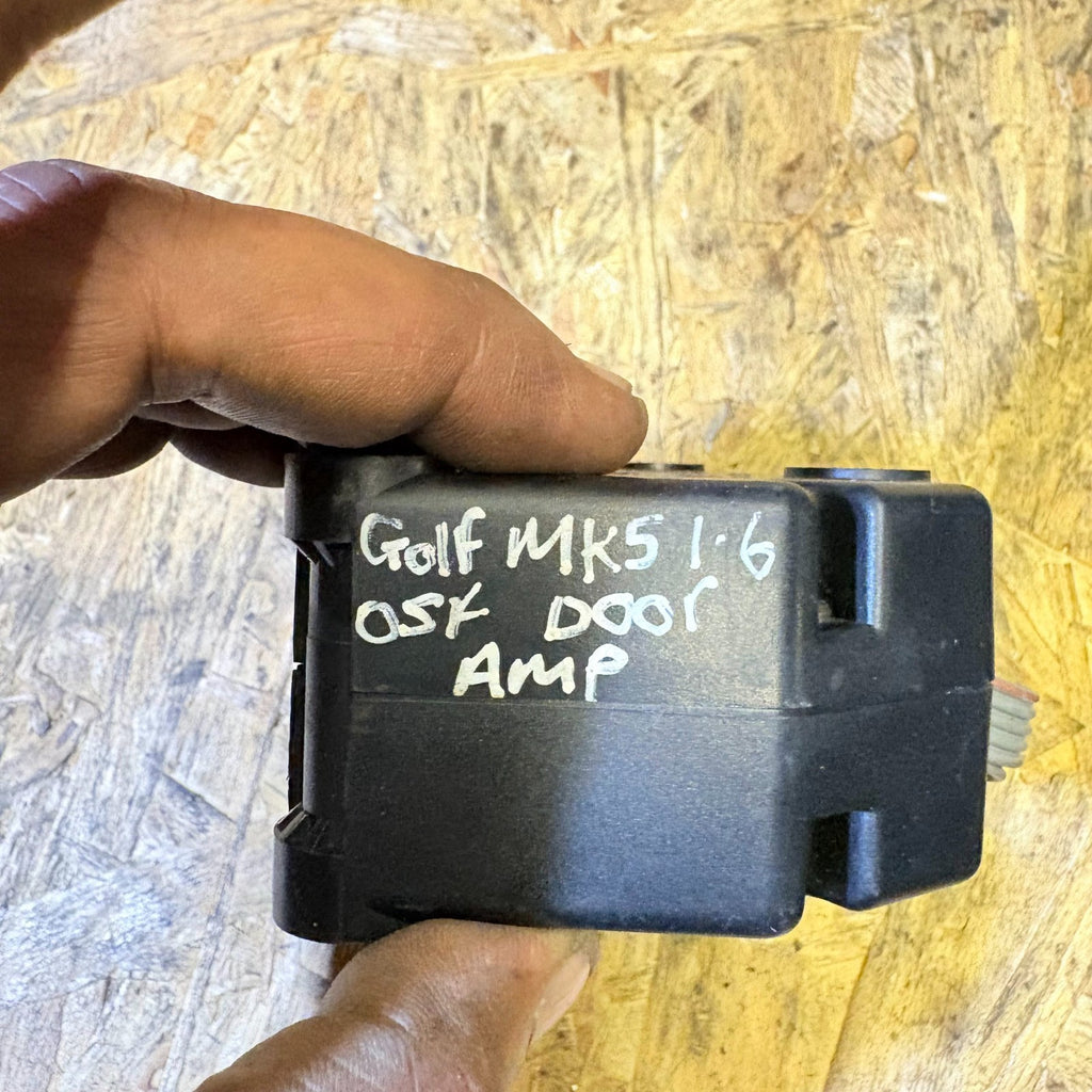 2003-2009 VOLKSWAGEN GOLF AMPLIFIER (RIGHT FRONT) 1K0.035.463.D