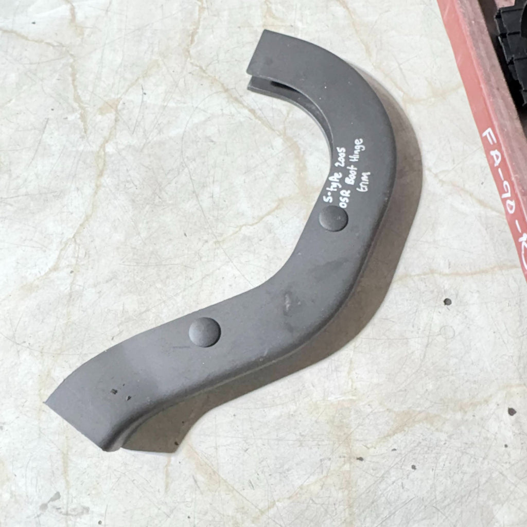 JAGUAR S-TYPE X200 2005 Right Rear Tailgate Hinge Trim Cover