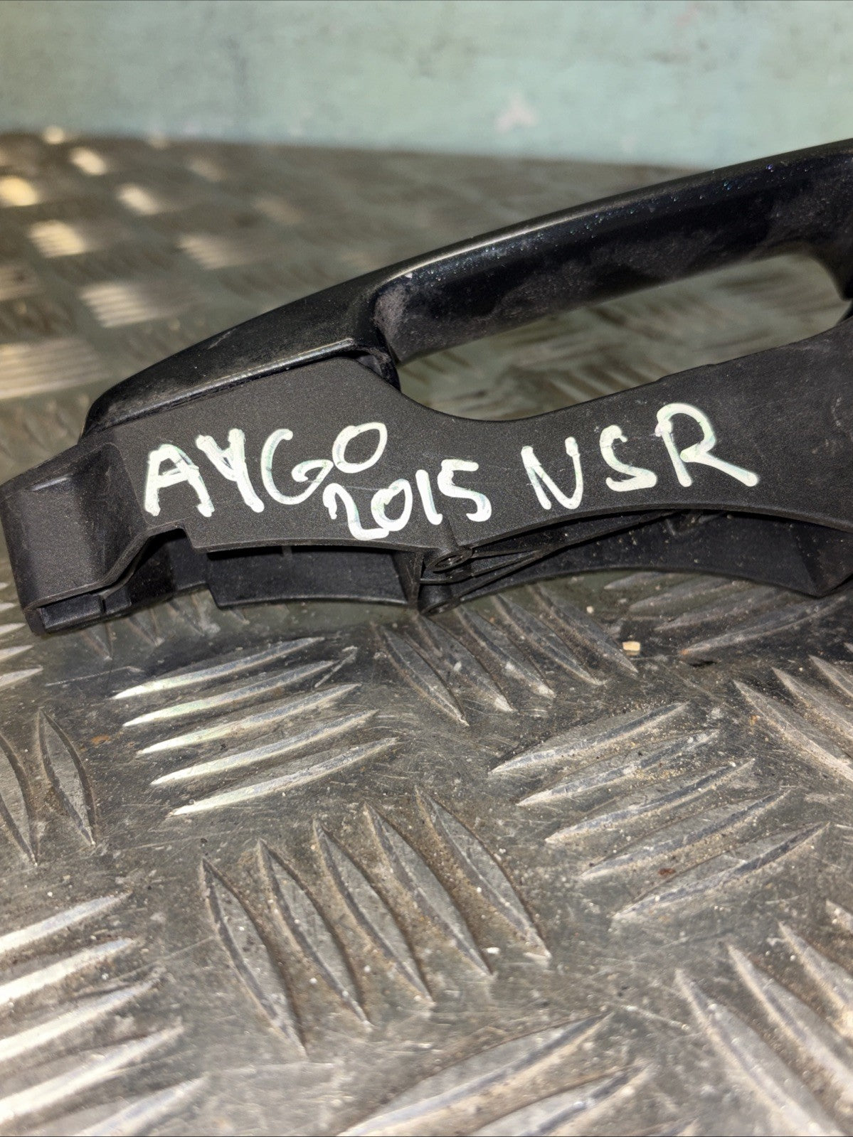 TOYOTA AYGO MK2 2014 ONWARDS NSR PASSENGER SIDE REAR OUTER DOOR HANDLE GREY
