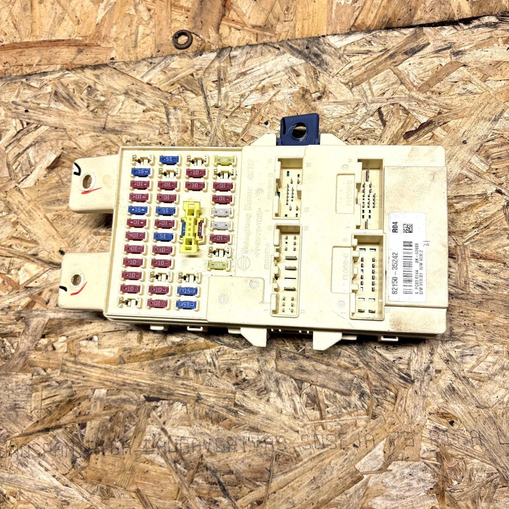 SsangYong Tivoli Relay Fuse Box Junction Box 82150-35242 (2017-2018) ELX 1.6