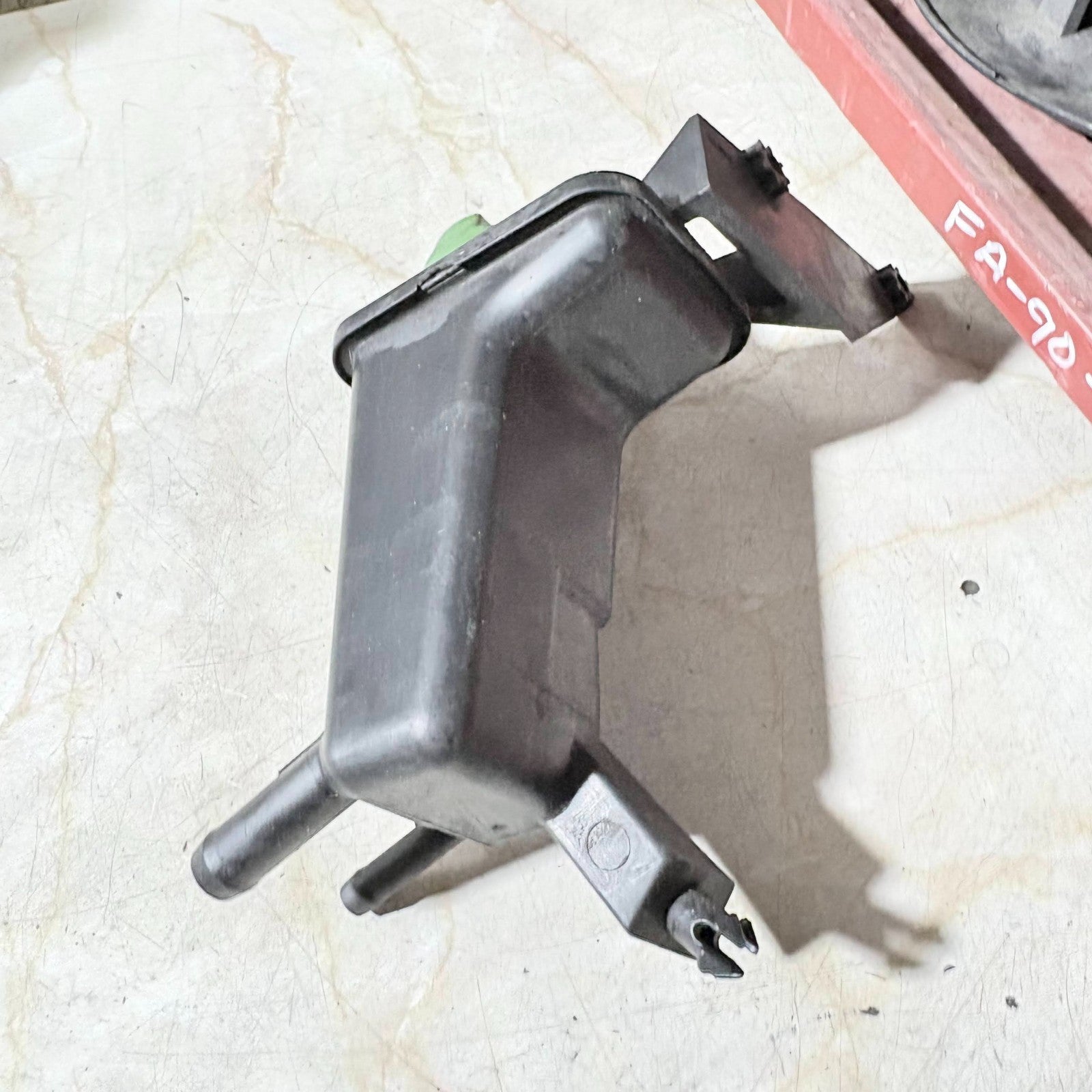 Skoda Superb 3U/3U4 2001-2008 PAS Power Steering Reservoir Bottle Tank 3B0422371