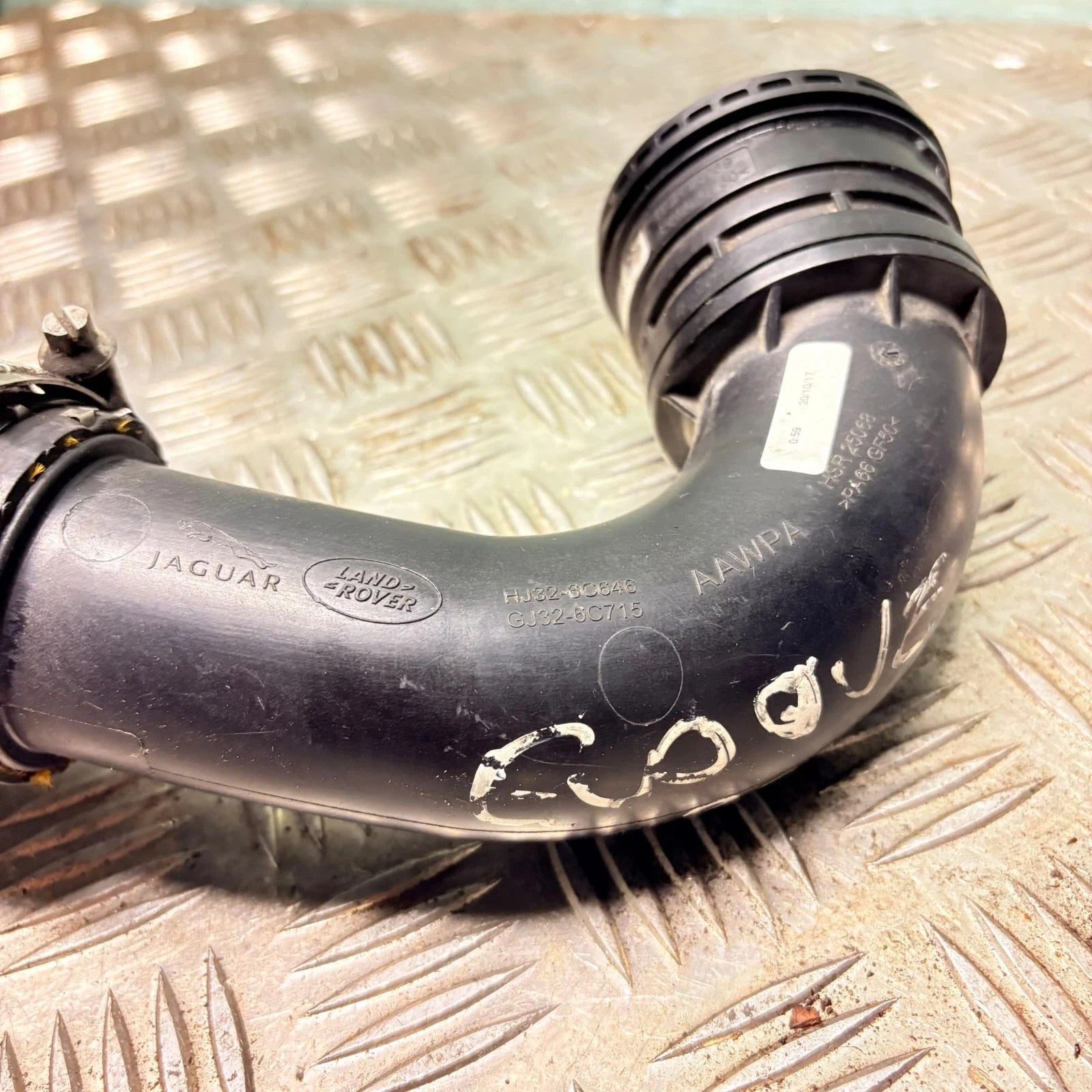 HJ32-6C646 Intercooler Hose 2.0D Evoque 2011-18 DiscoSport 2014- Velar 2017