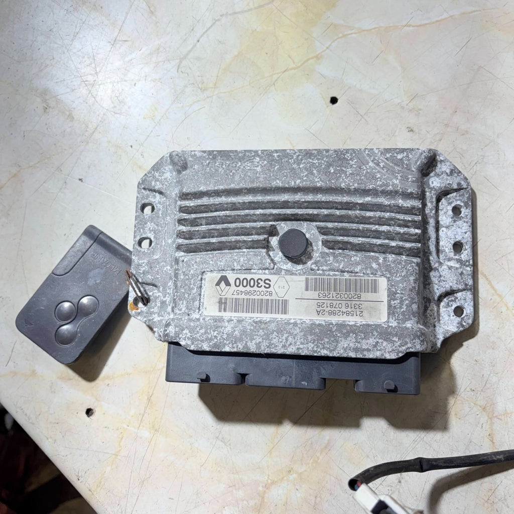 2008 RENAULT MEGANE ENGINE CONTROL UNIT MODULE 21584288-2A