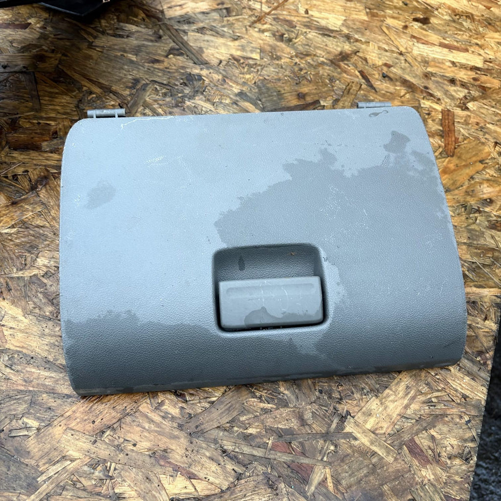 FORD FOCUS MK2 2010 GLOVE BOX 4M51 A06044 BEW