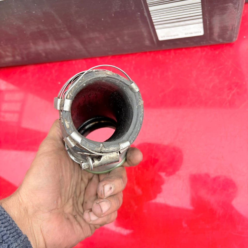 LAND ROVER DISCOVERY SPORT AIR INTAKE PIPE HOSE L550 2008