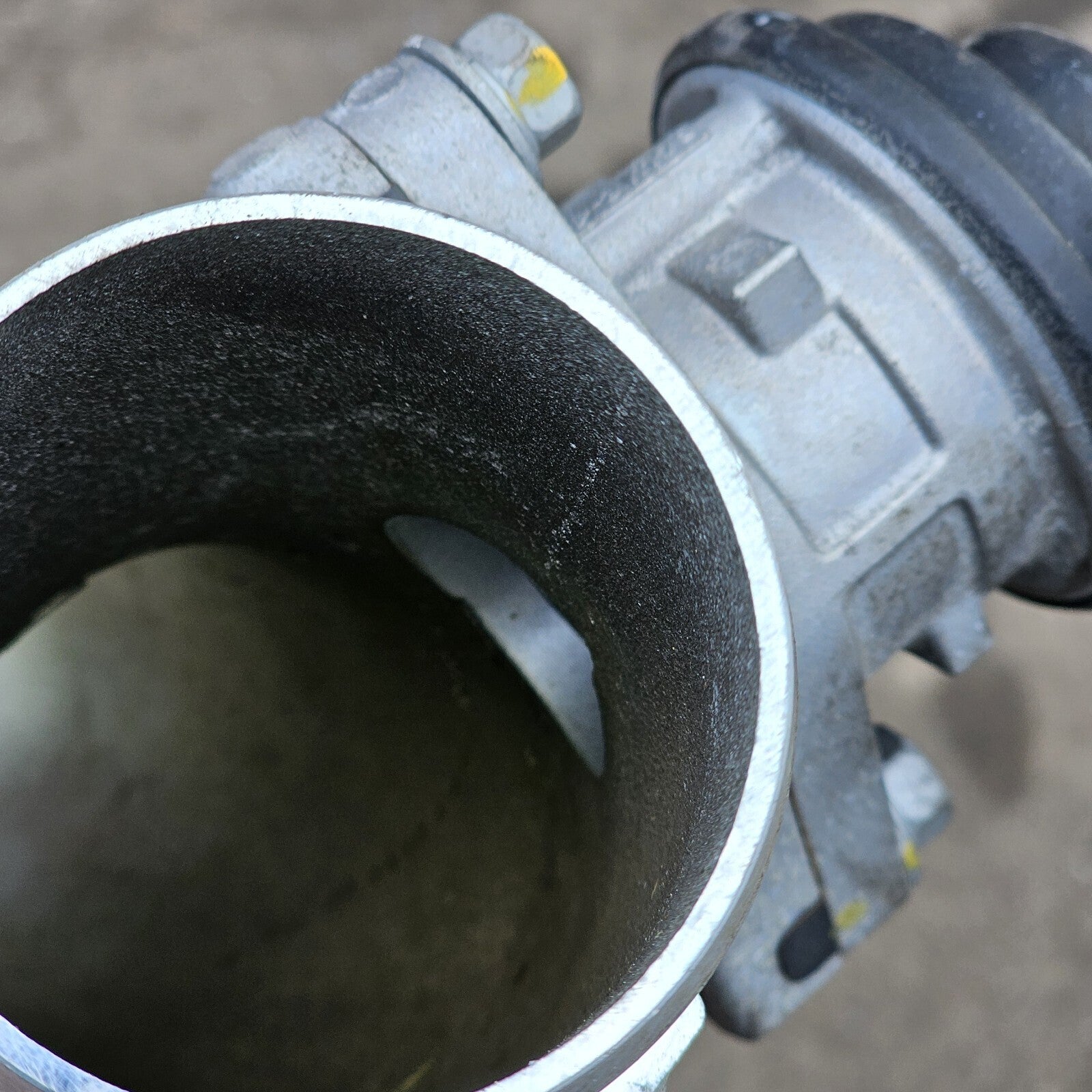 Nissan R35 GT-R blow off valve and pipe K5T09481