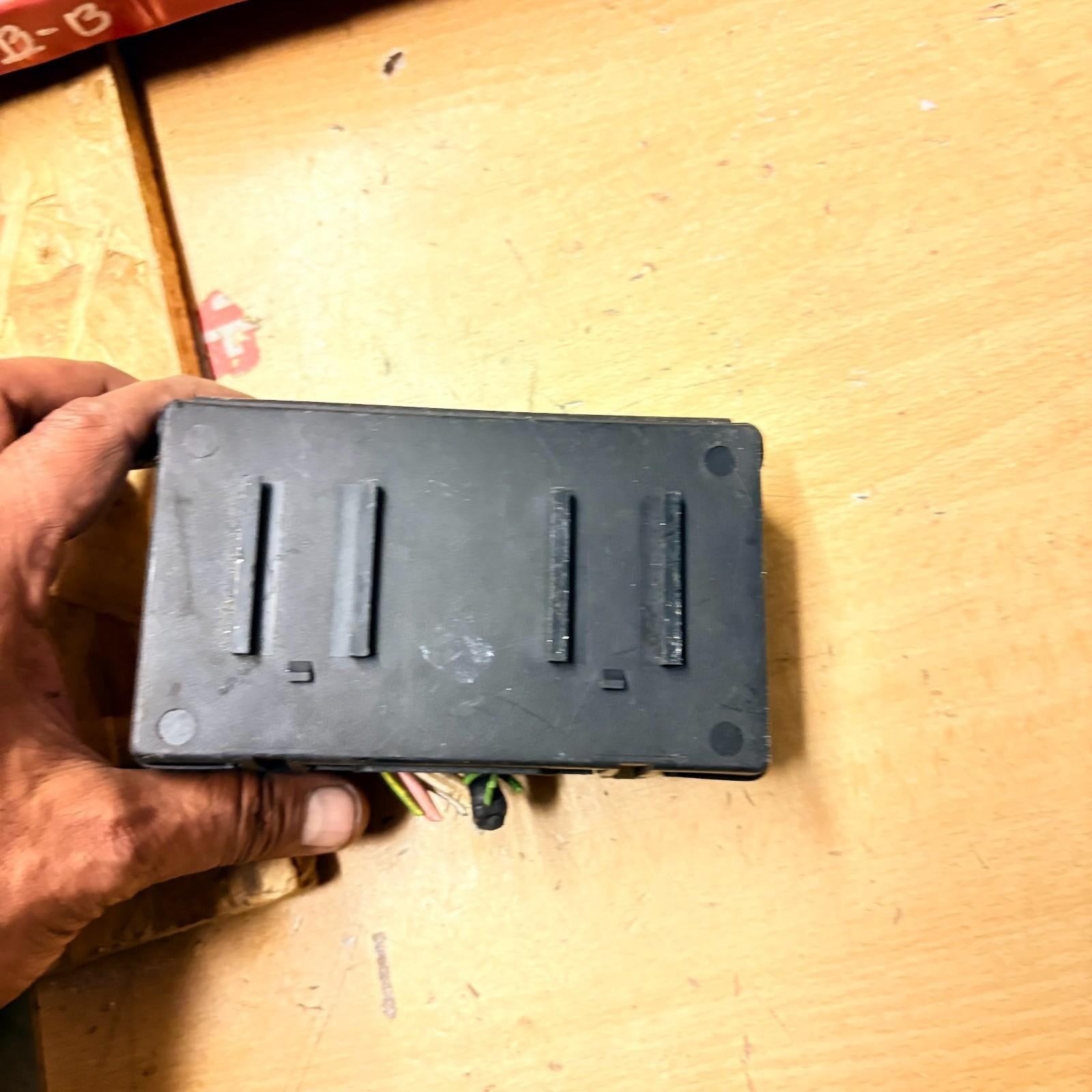Citroen C5 2000-2008 Engine Bay Fuse Box BSM B3 B4 B5 | Genuine