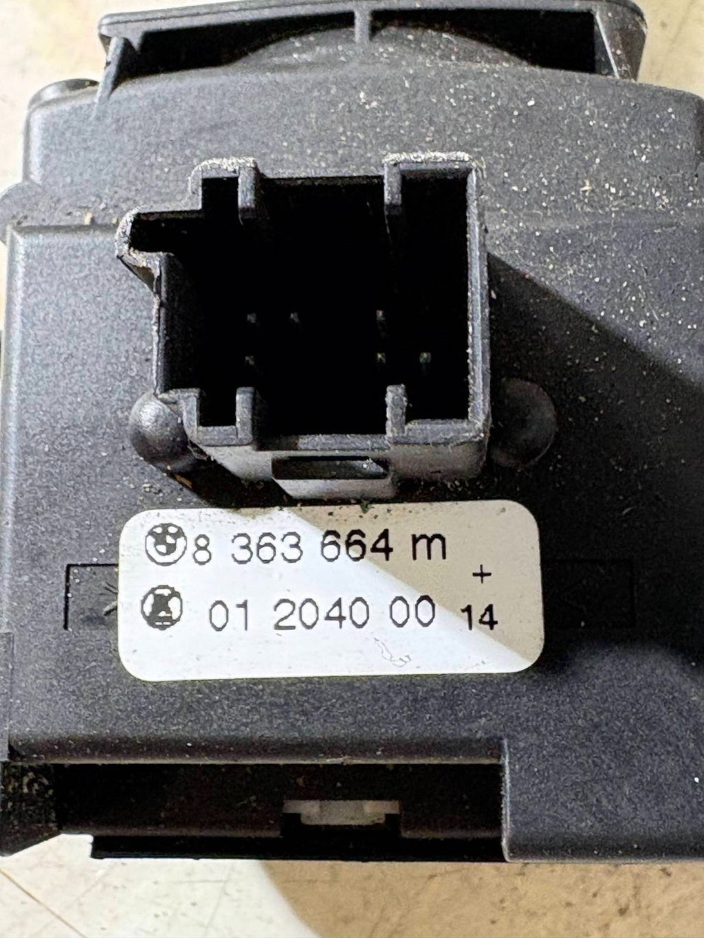 BMW 2003 WIPER STALK SWITCH 8363664M 01204000