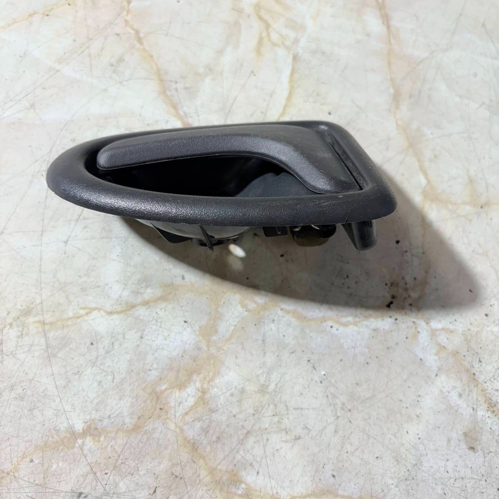 RENAULT TRAFIC/VAUXHALL VIAVARO 2700 LEFT REAR INTERIOR DOOR HANDLE 7700432707