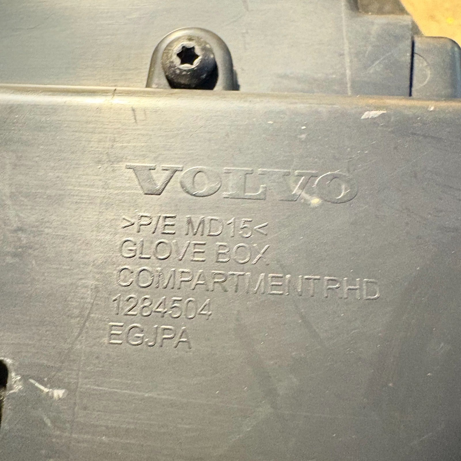 VOLVO V40 2013-2016 T2 5DR RHD GLOVE BOX CHARCOAL LOCK 39824227 1284504