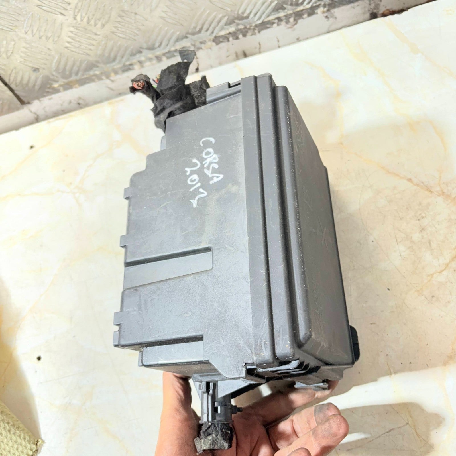 VAUXHALL CORSA D MK3 06-14 1.2 FUSE BOX