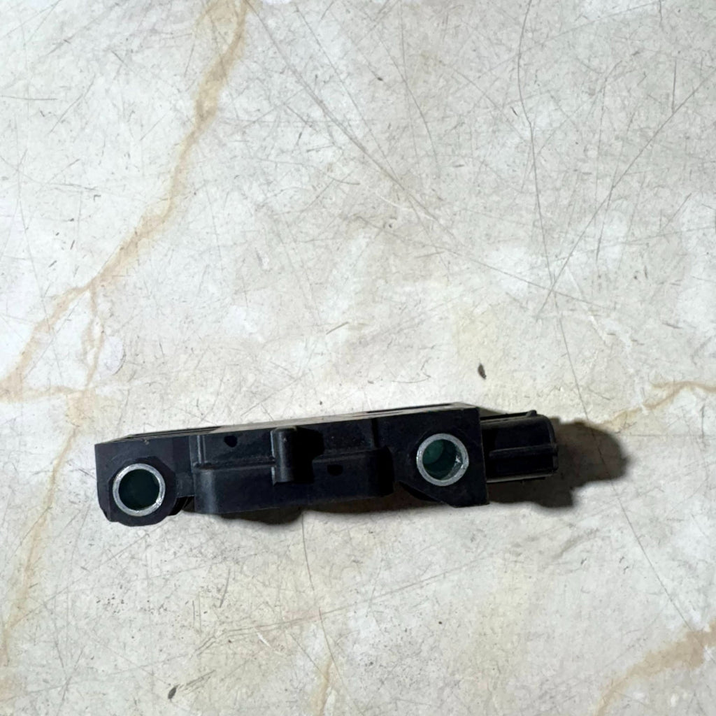 Suzuki Grand Vitara MK3 2005-15 Front Right Side Impact Crash Sensor 38930-65J30