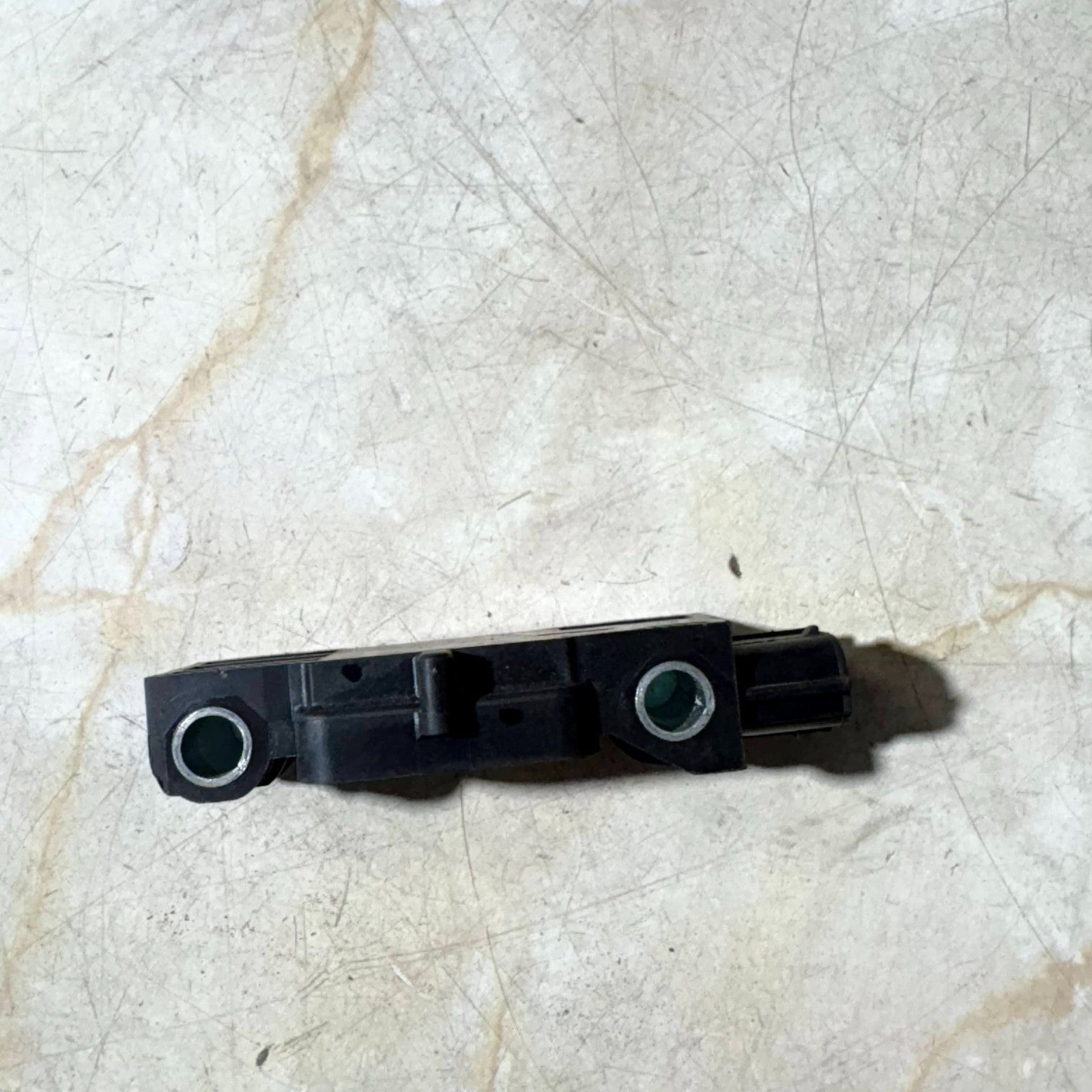 Suzuki Grand Vitara MK3 2005-15 Front Right Side Impact Crash Sensor 38930-65J30