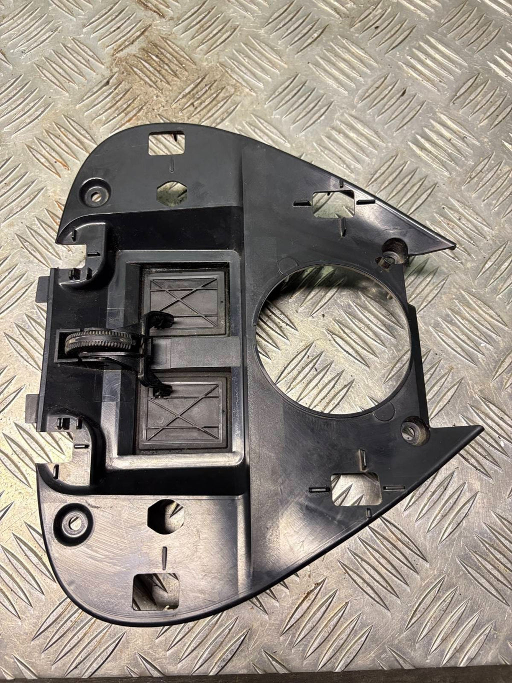 Mercedes C200 2006 Dashboard Bracket Grille A2038304554
