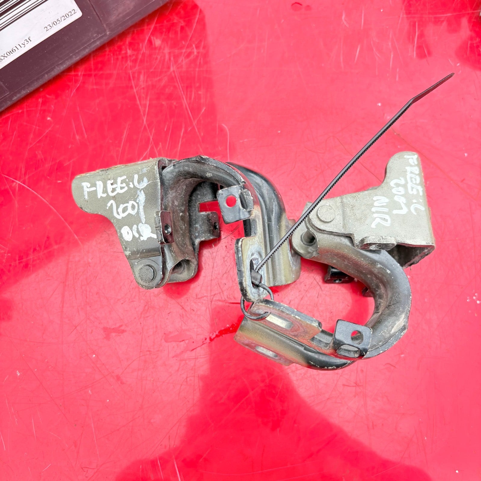 Door Hinges Passenger Rear/Driver Rear for Range Rover Freelander