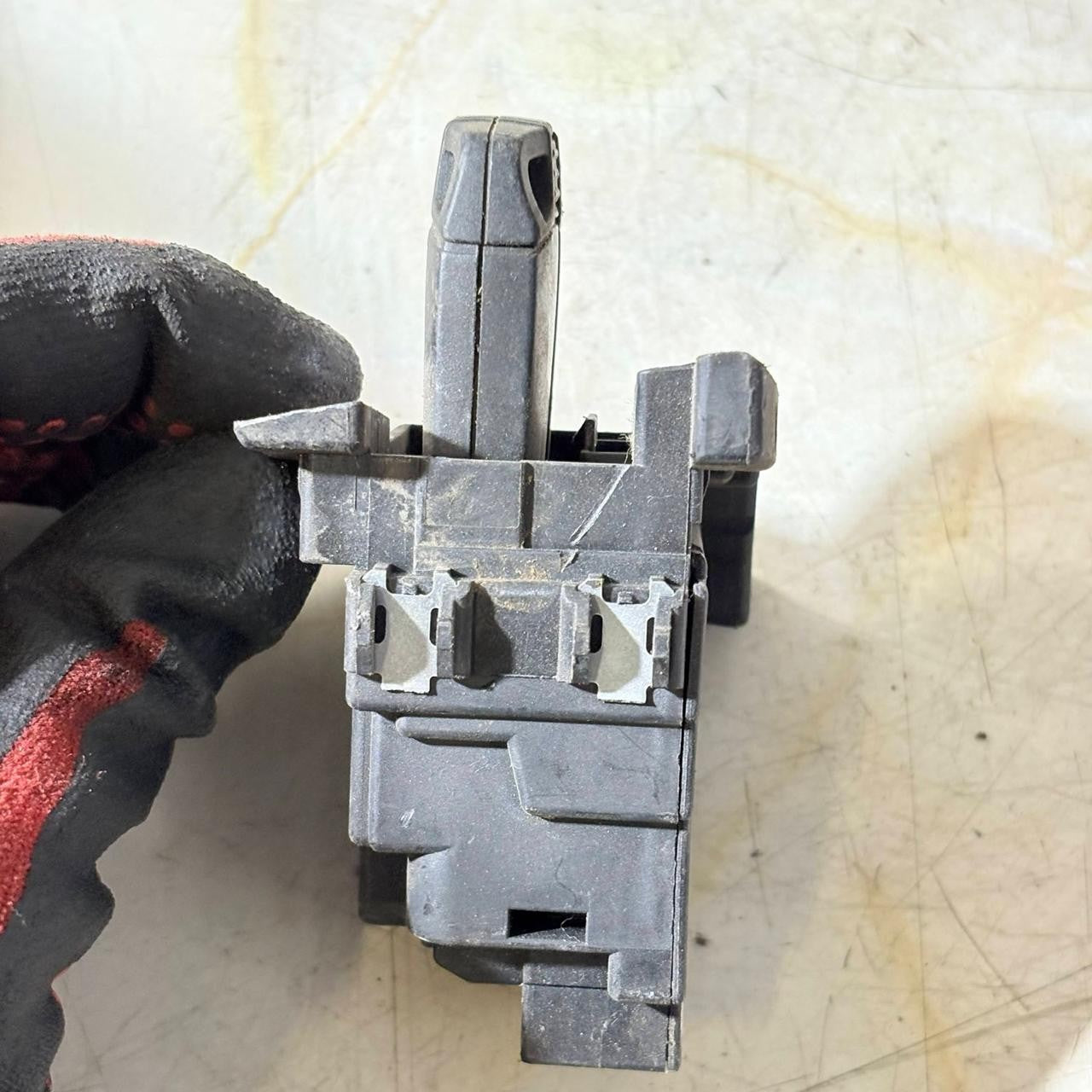 Ignition lock + key BMW 3 serie 320i 16V-6954720 13 E90