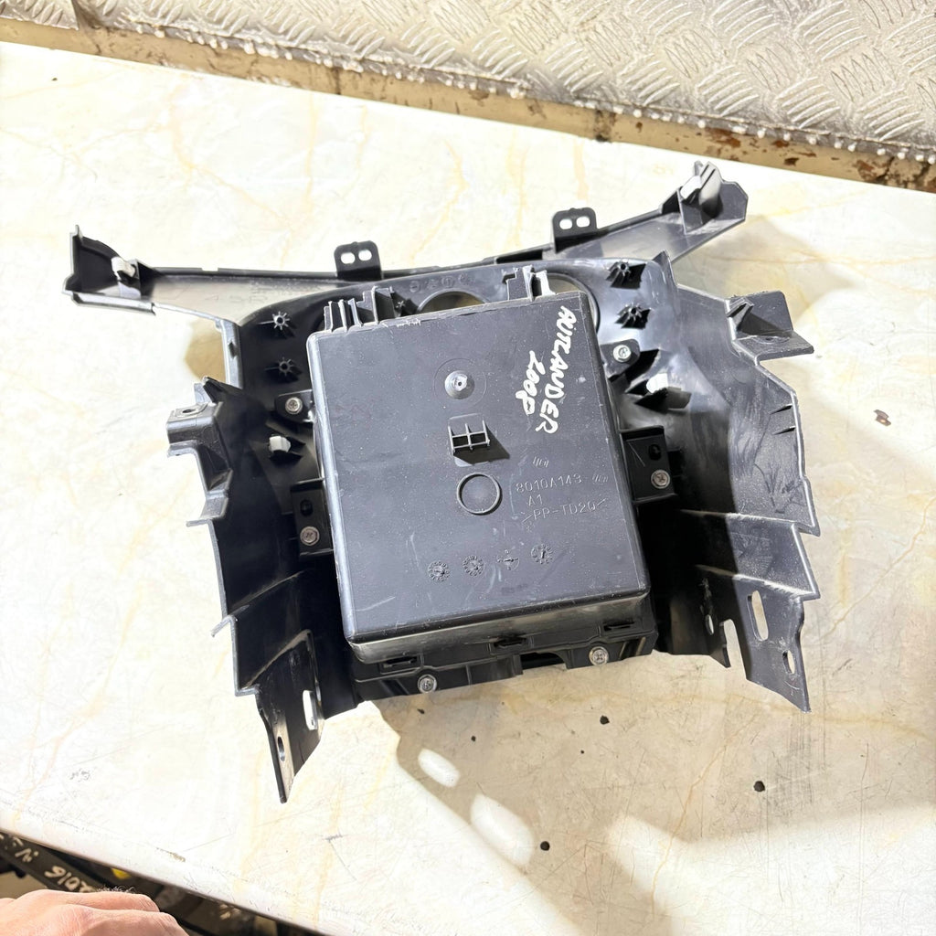 MITSUBISHI OUTLANDER 2006-2012 HEATER CONTROL UNIT SURROUND 8010A143