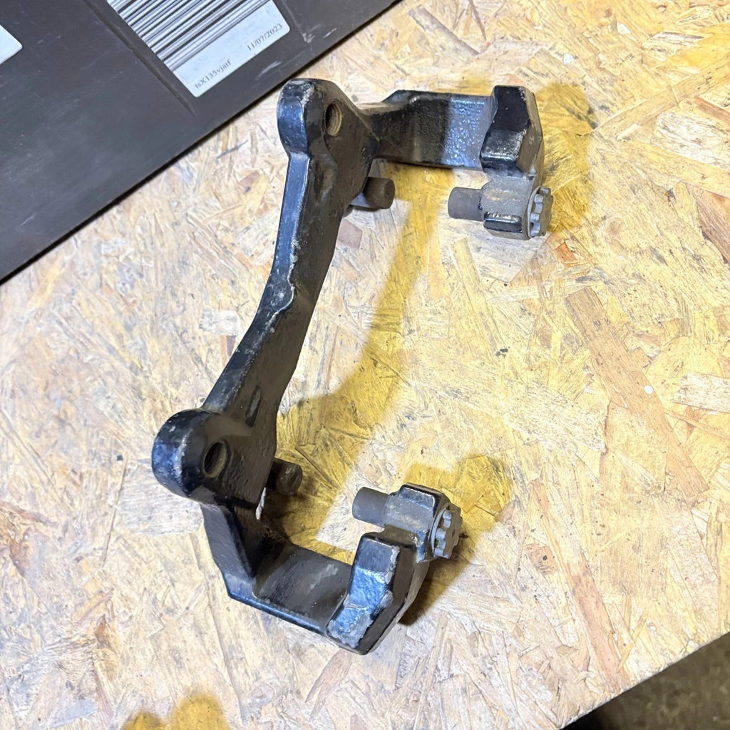 CITROEN C4 PICASSO MK1 2007-2013 FRONT RIGHT BRAKE CALIPER CARRIER BRACKET