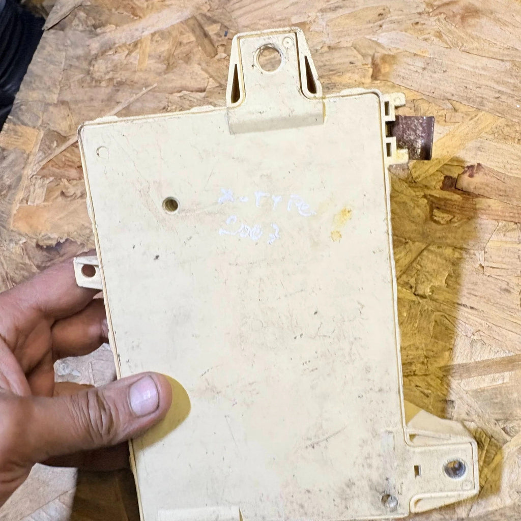 Jaguar X-Type X400 2001-2009 Interior Fuse Box 6R8T-14A067-AA