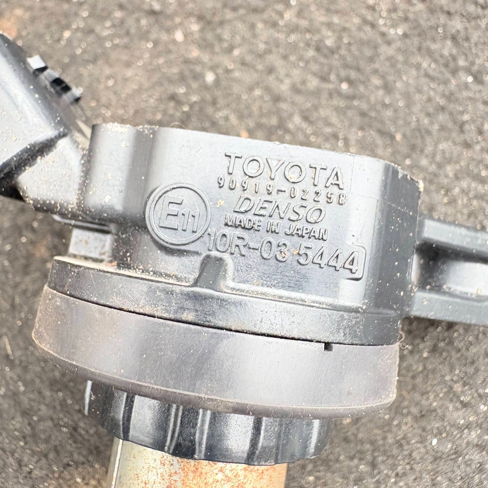 TOYOTA PRIUS IGNITION COIL PACK 90919-02258 2015