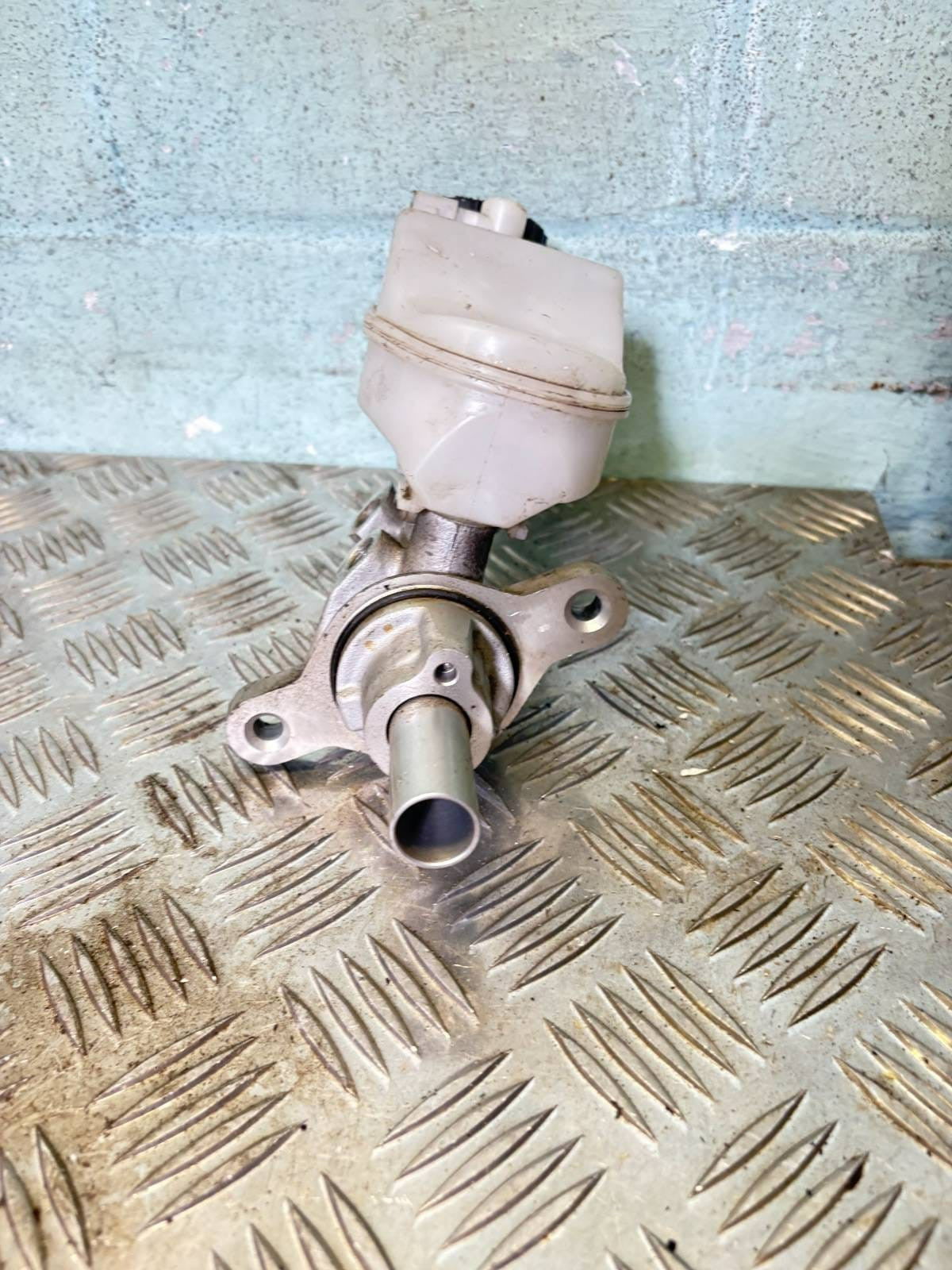 Toyota Aygo mk2 2018 Brake Master Cylinder 1.0 VVT-i 47201-09770 (AB40)