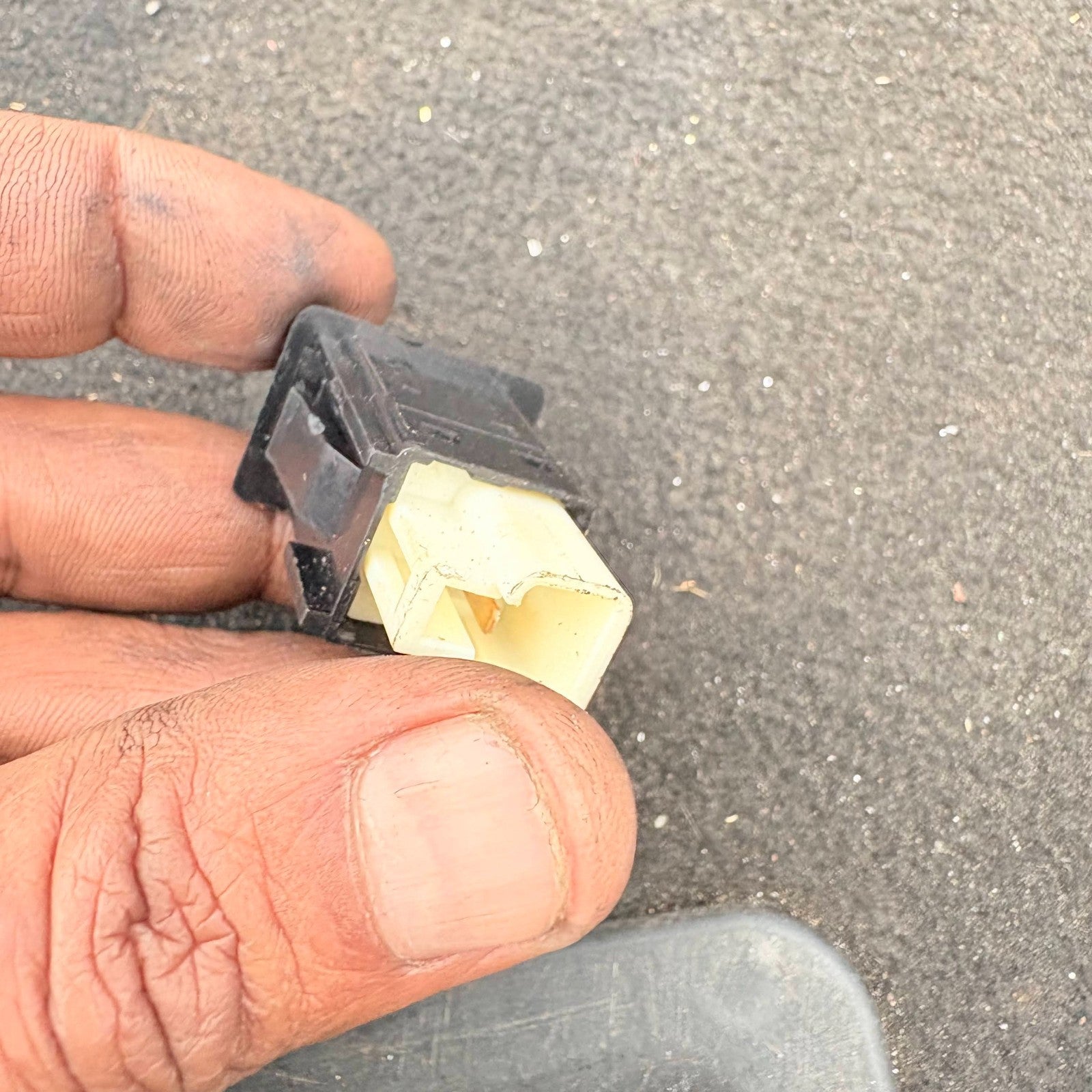 Toyota RAV4 XA40 Tire Pressure Reset Button 15A257 2015