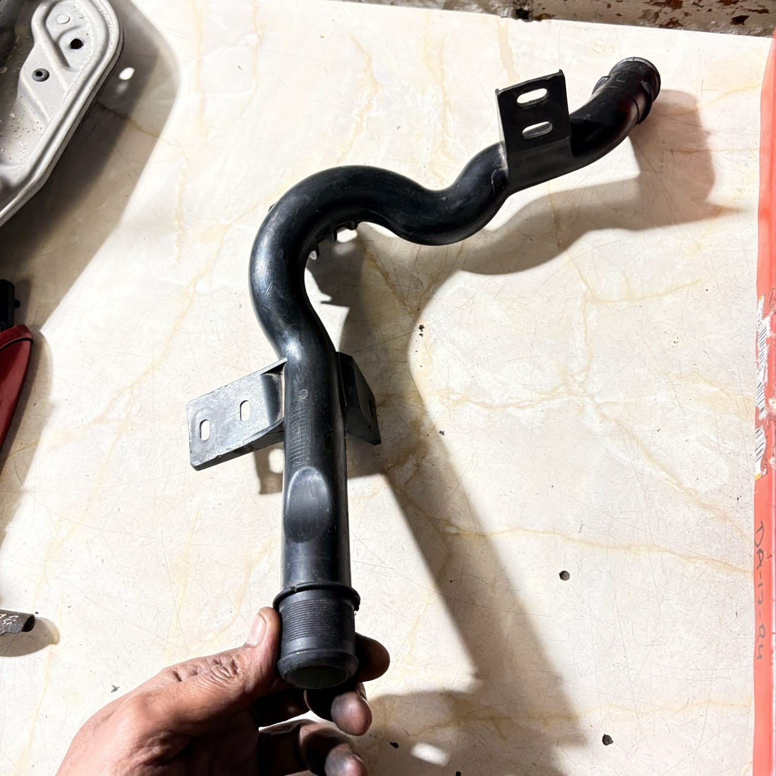 PEUGEOT 1007 1.6 PETROL WATER PIPE 9640621780