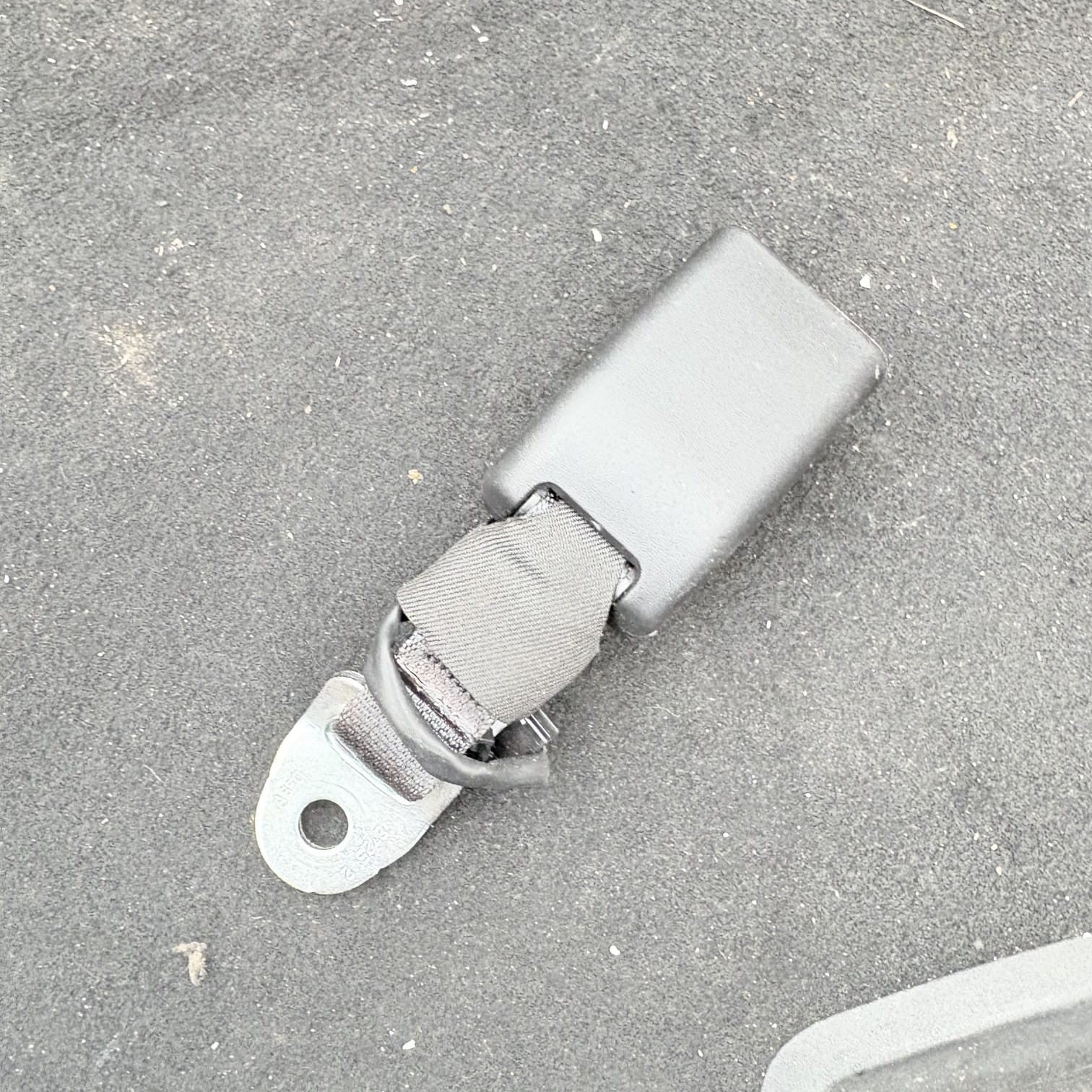Citroen C1 Mk2 NSR Rear Left Seat Belt Buckle Stalk 5 Door 2014-2022