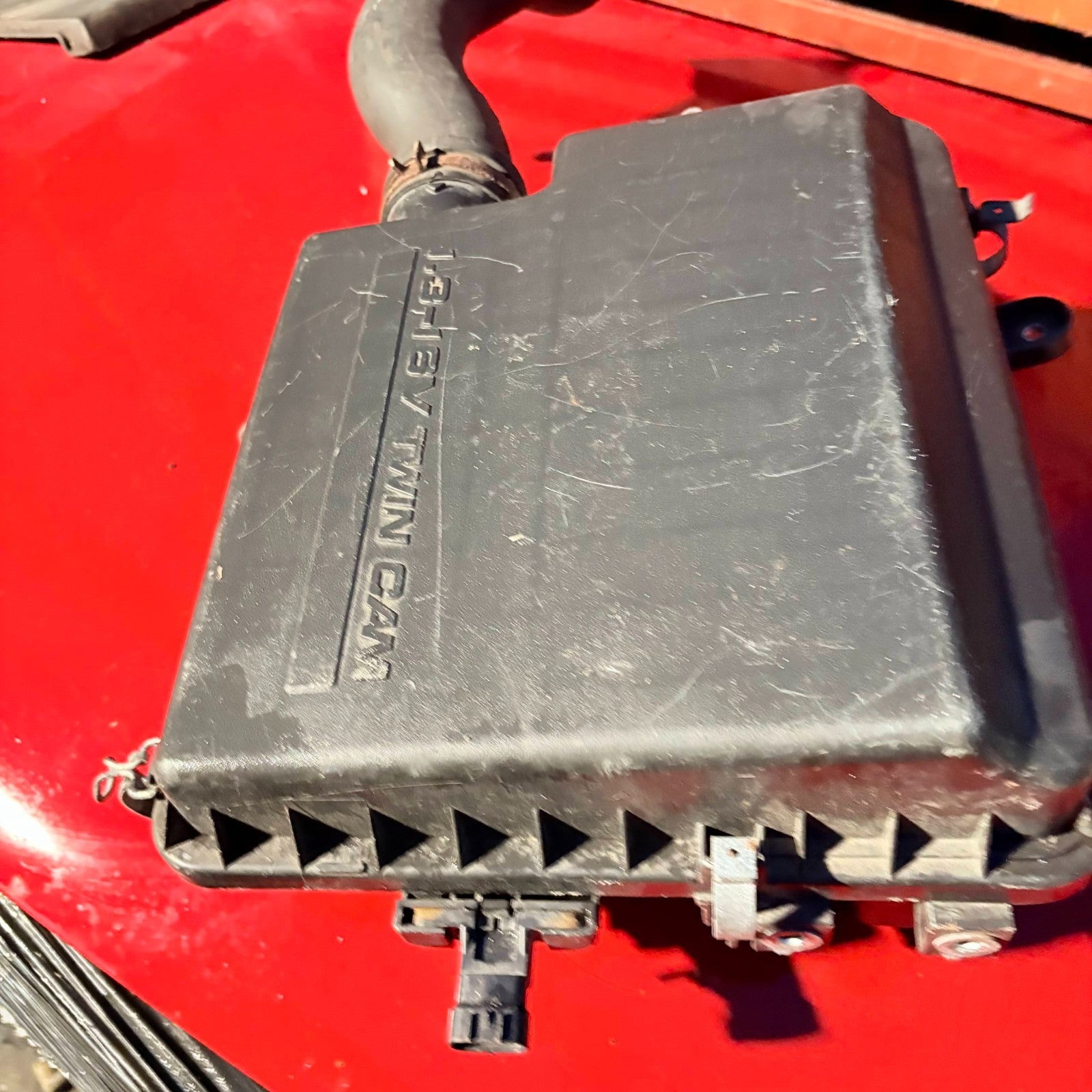 2010 Daihatsu Sirion 1.3 16v Twin Cam Air Filter Housing