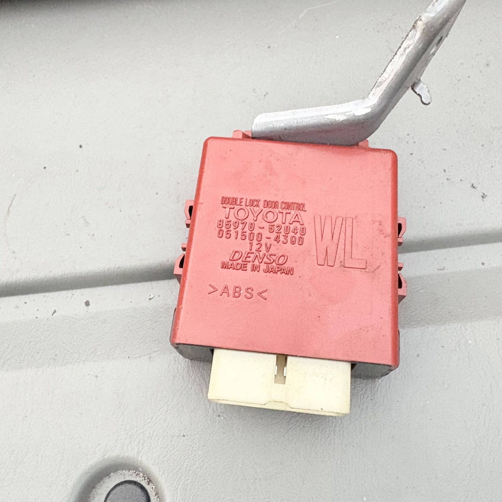 Toyota Yaris MK3 XP130 2012-2014 Central Locking ECU 85970-52040 051500-4300