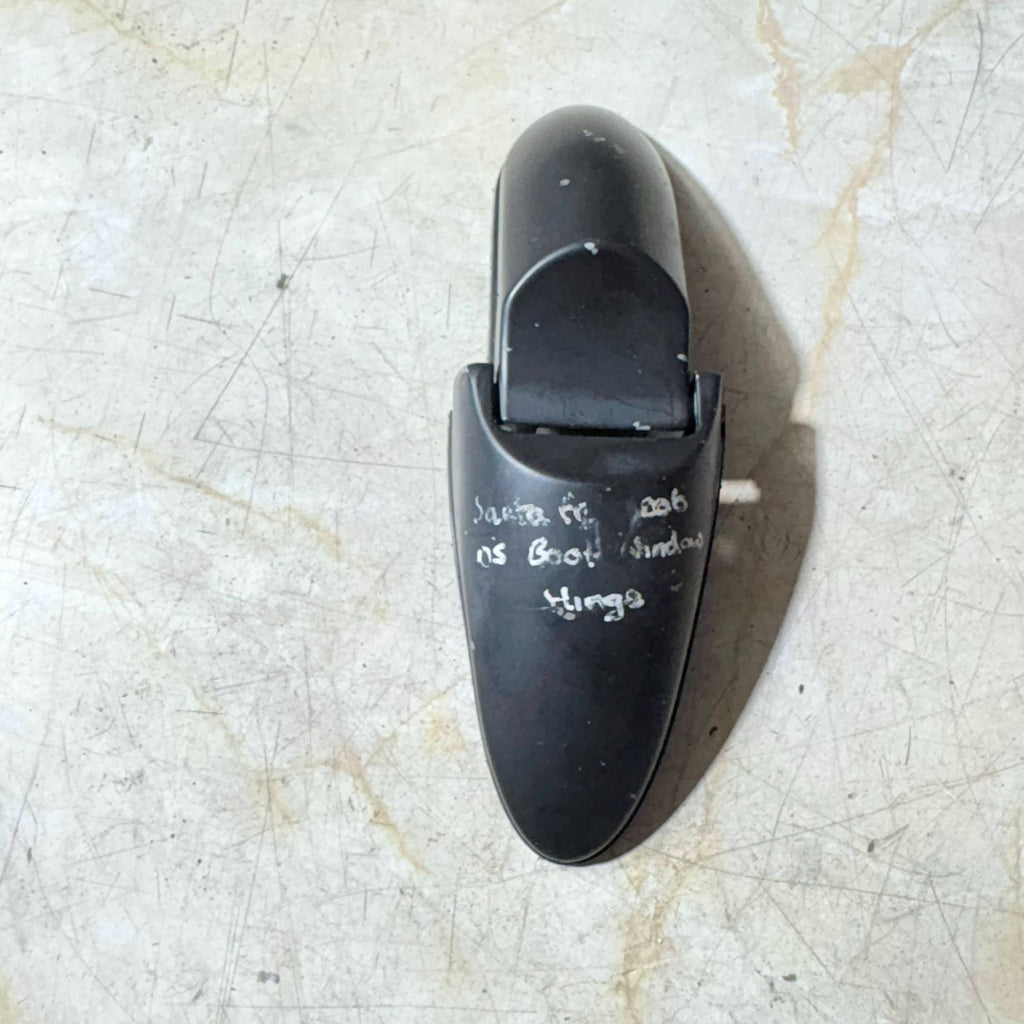 HYUNDAI SANTA FE 2000-2006 Right Side Rear Window Glass Liftgate Hinge