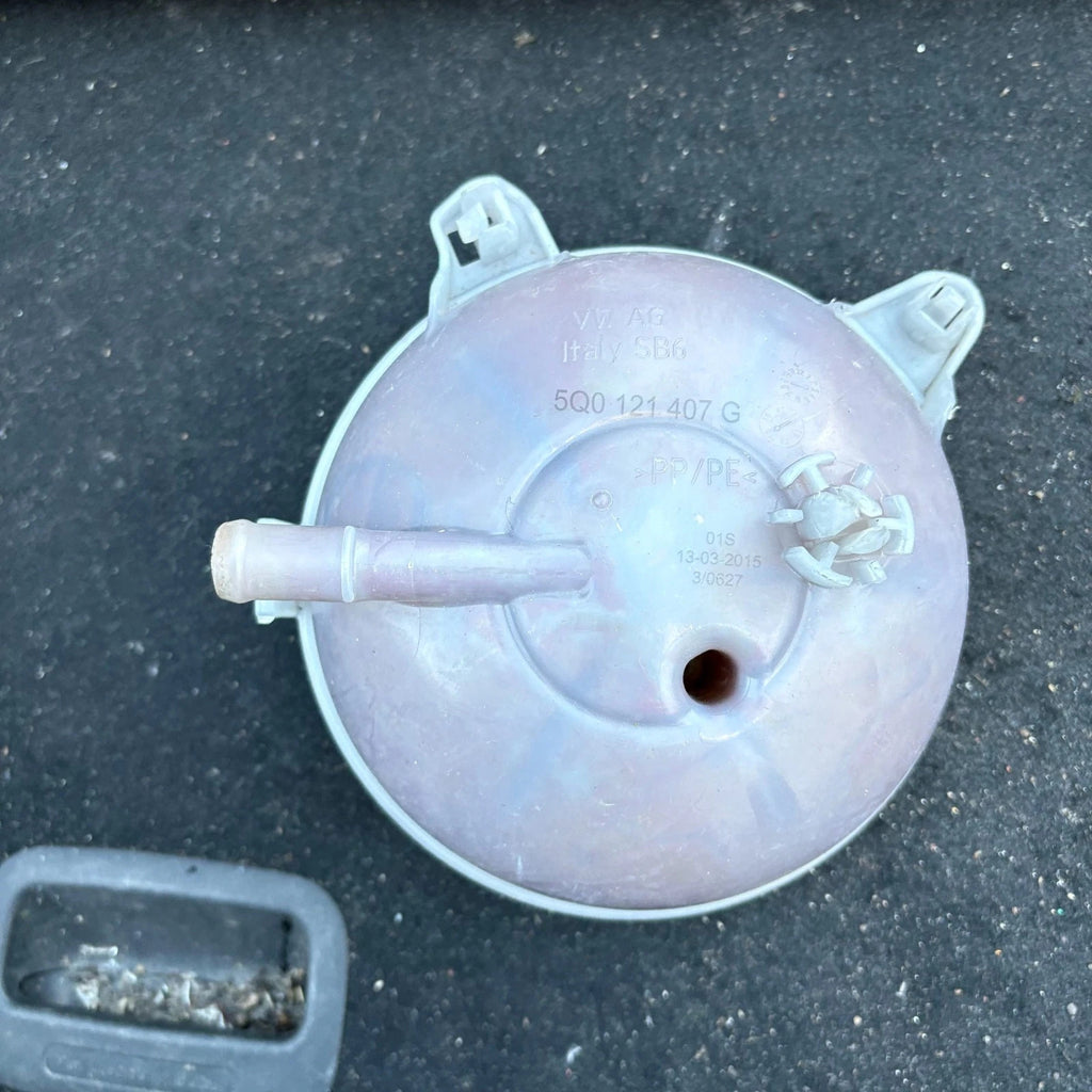 Volkswagen Polo Coolant Reservoir Expansion Tank Fluid Bottle 5Q0121407G 2009-17