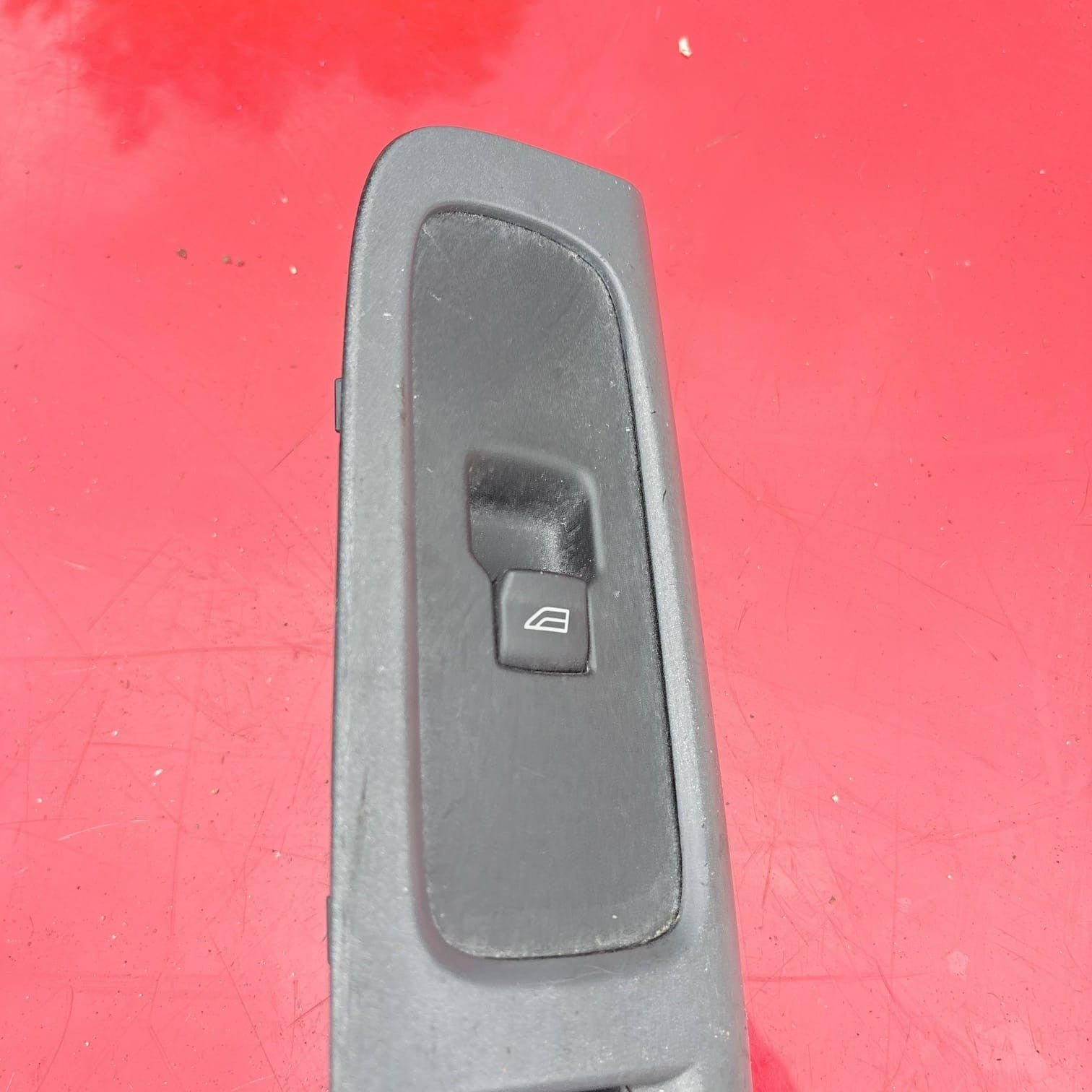 Volvo S40 V50 C30 Front Left Passenger Window Switch Door Pull Handle 8679473