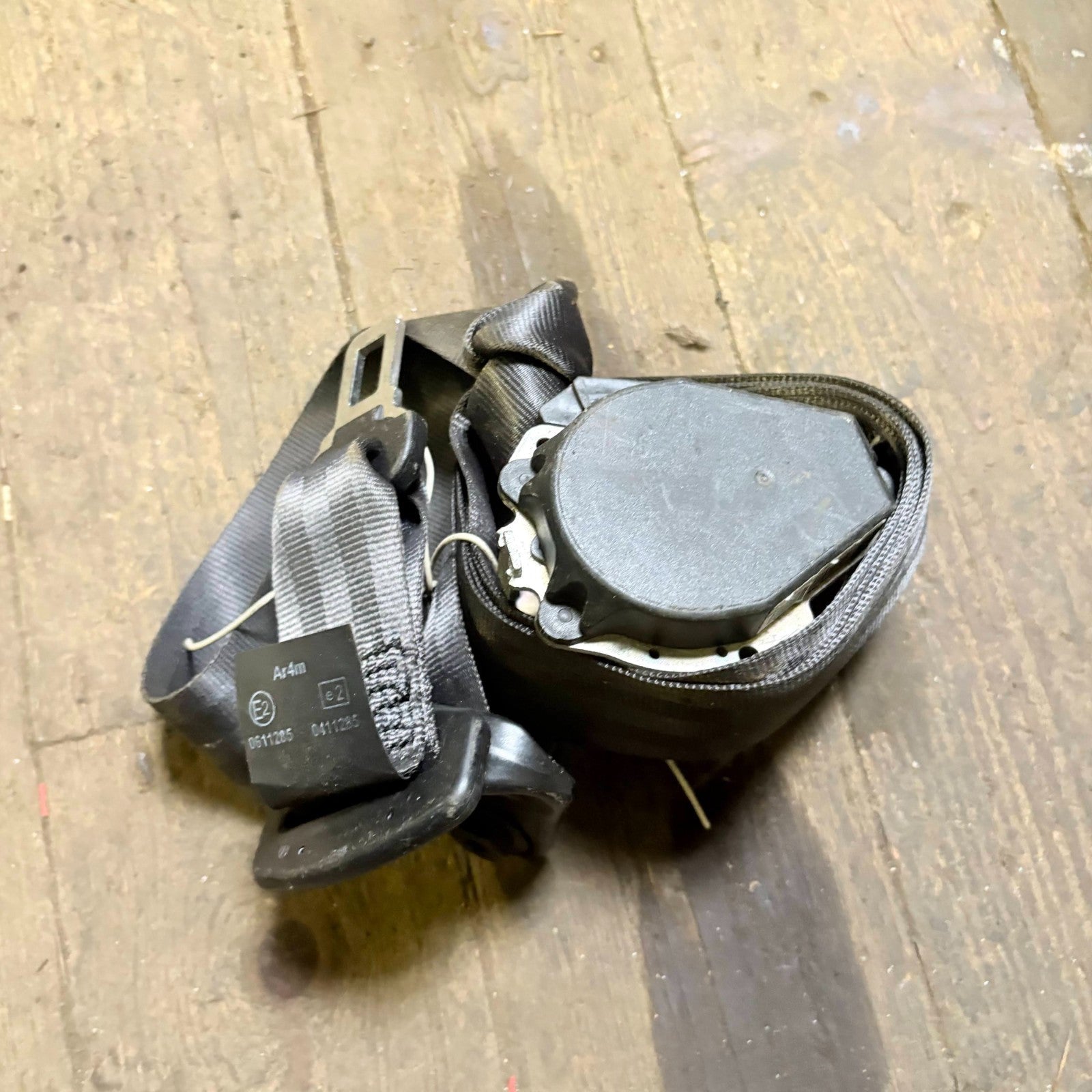 Renault Clio MK4 X98 2013-2019 Rear Middle Centre Seat Belt 888503110R 5 Door