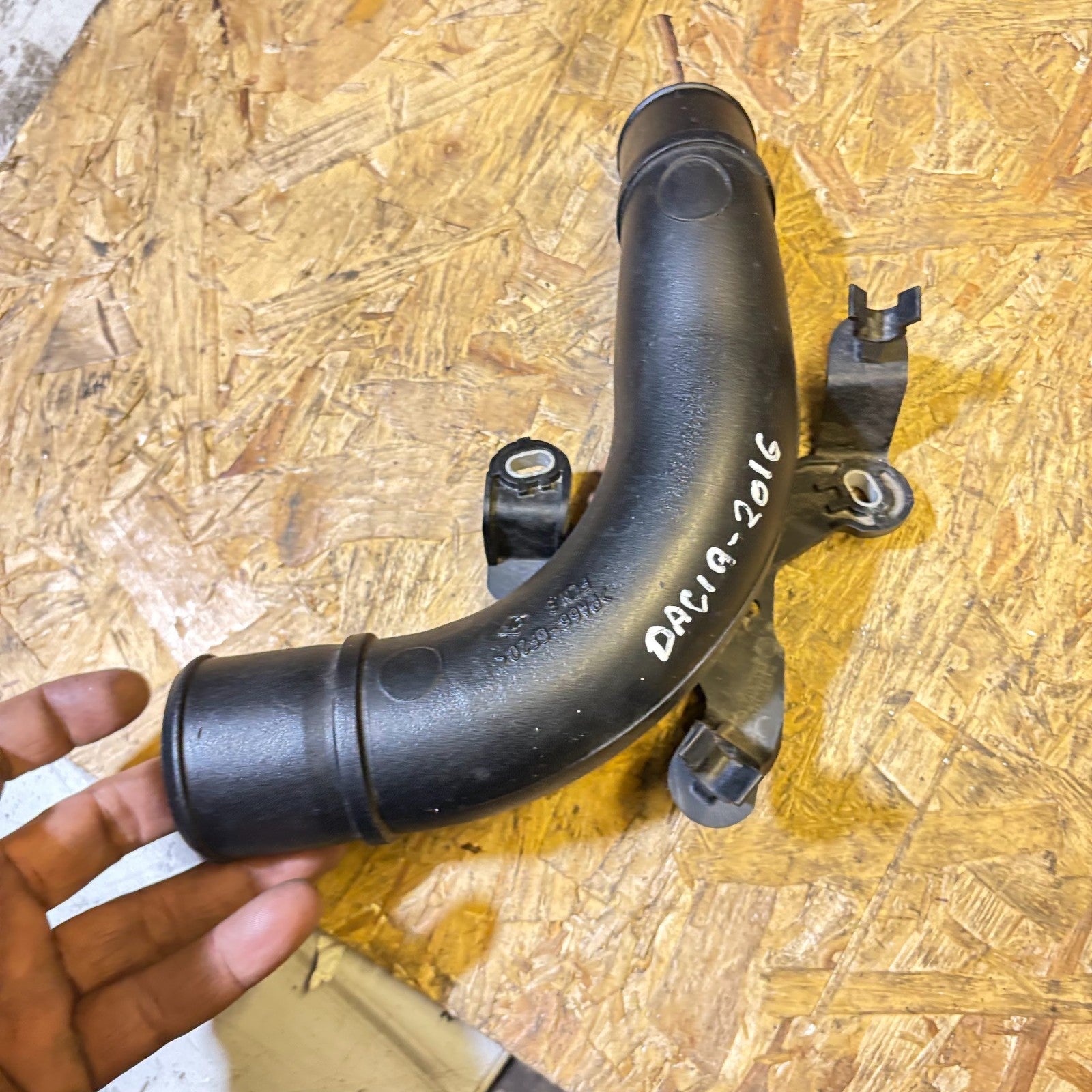 Dacia Sandero Mk2 2012-2020 0.9 TCe Intercooler Boost Hose 7E144604208RC