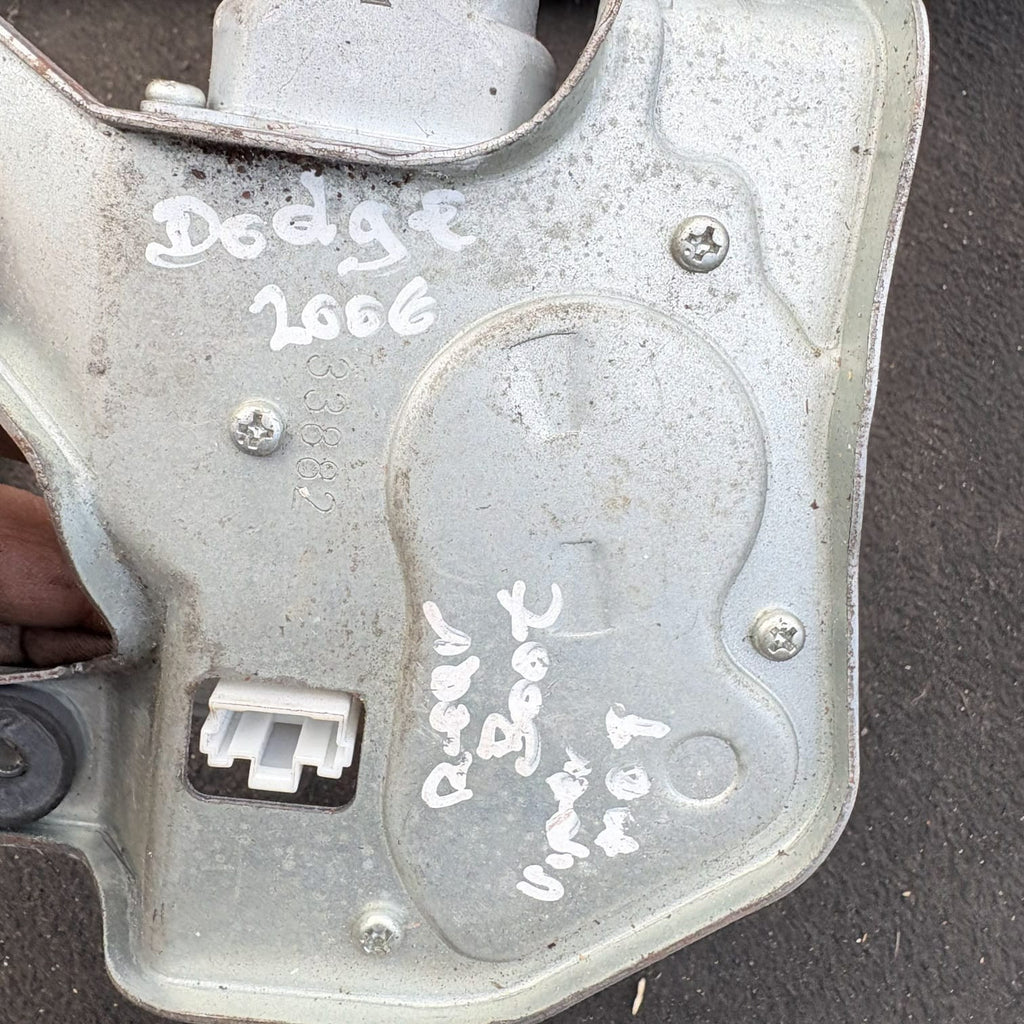 DODGE CALIBER 2006 REAR WINDSCREEN WINDOW WIPER MOTOR 05116146AC 50831