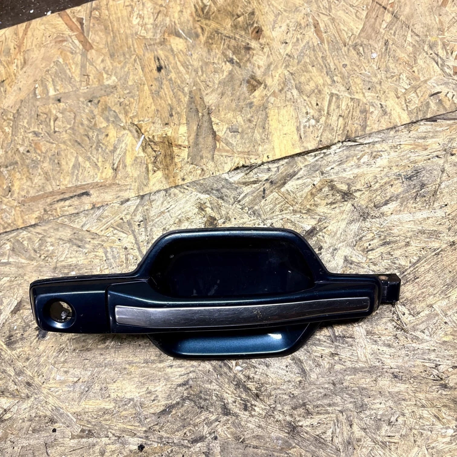 Mitsubishi Shogun Pajero Mk3 2000-2006 Front Left Door Handle Blue V68W V78W