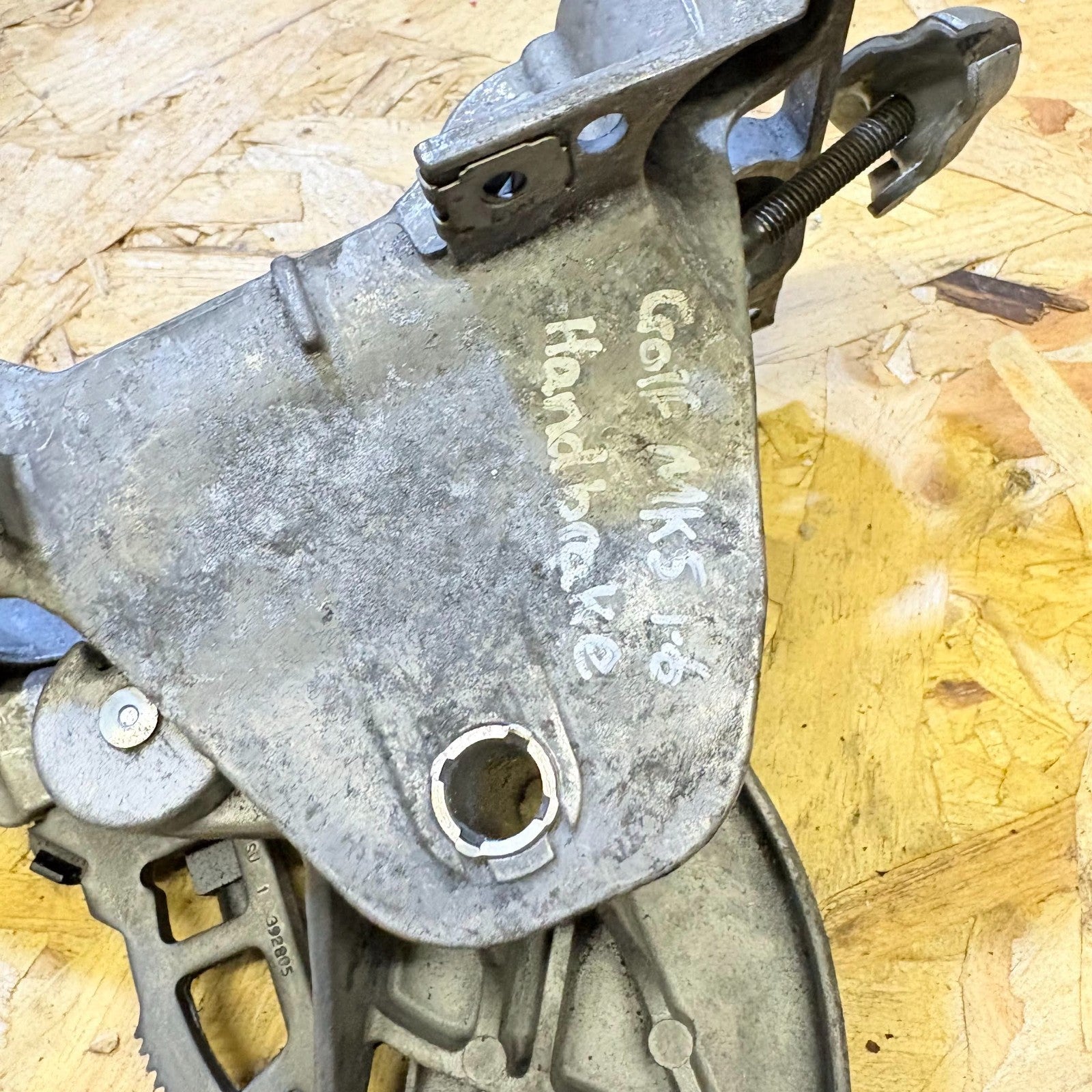 VOLKSWAGEN GOLF MK5 1K1 (2007) HANDBRAKE LEVER ASSEMBLY 8J0711303H