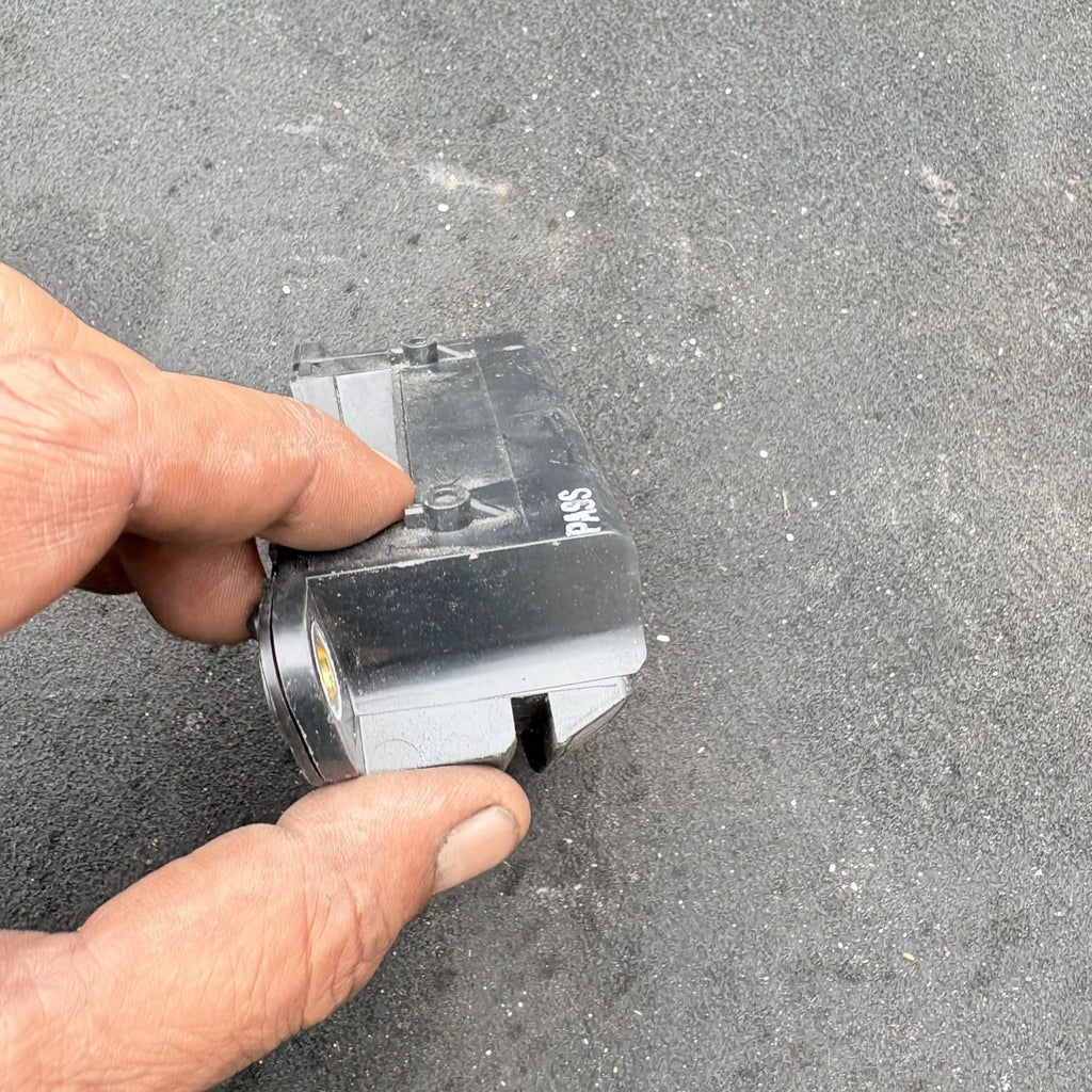 1998 MERCEDES CLK 320 ALARM MOTION SENSOR 2028208310