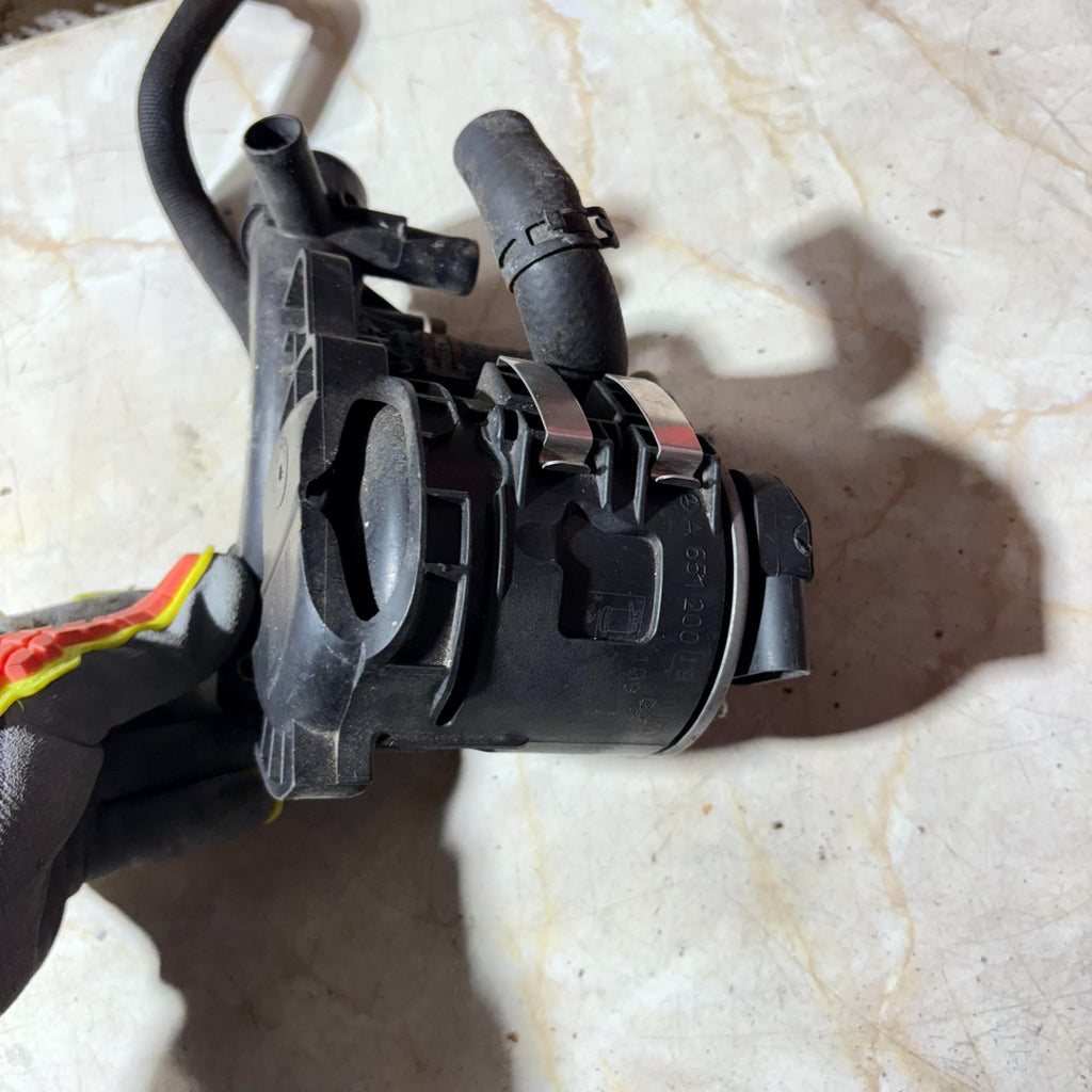 2011 Mercedes C Class C200 Thermostat Housing A6512001956