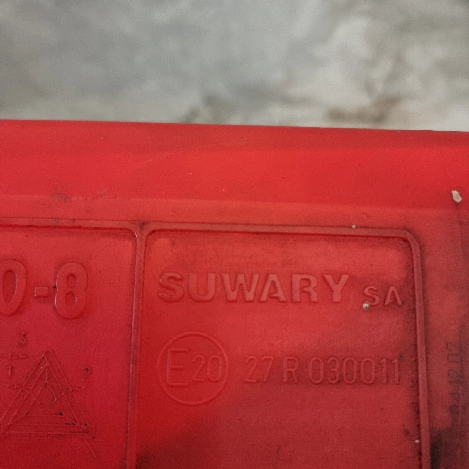 e2027r030011 Warning Triangle Integrated into Trunk for Volvo V4 UK1344521-29