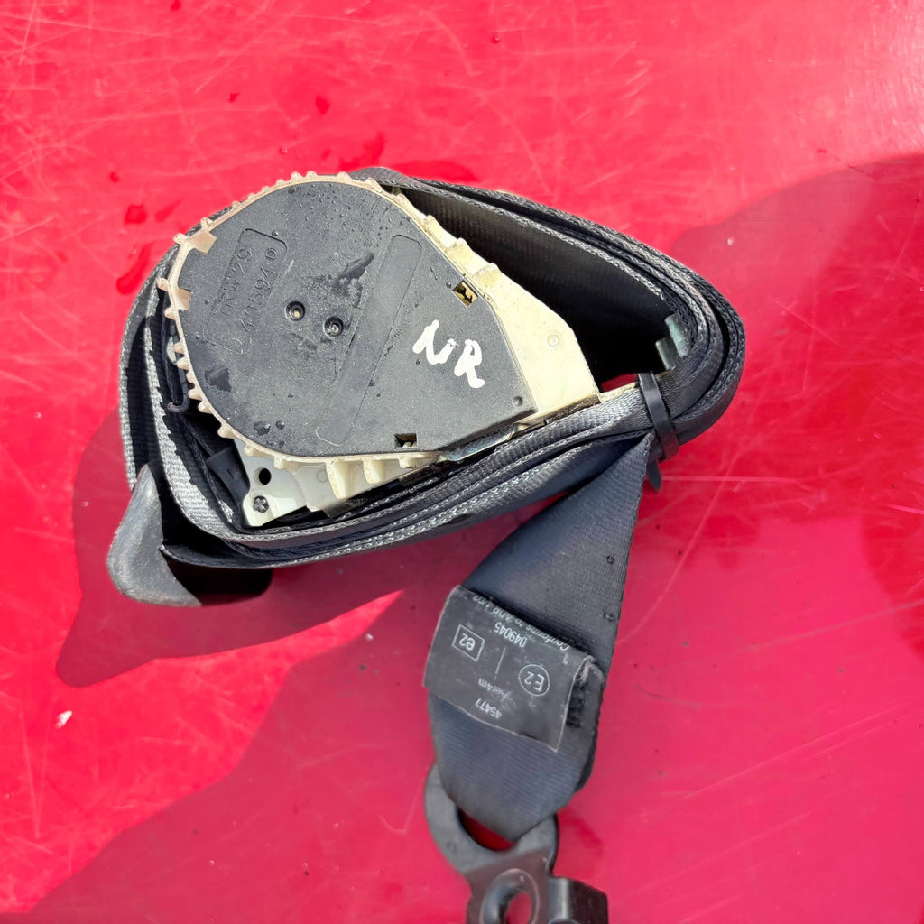 Renault Clio Mk2 2003 Passenger Side Rear Seat Belt (3303 9389) (282145A)