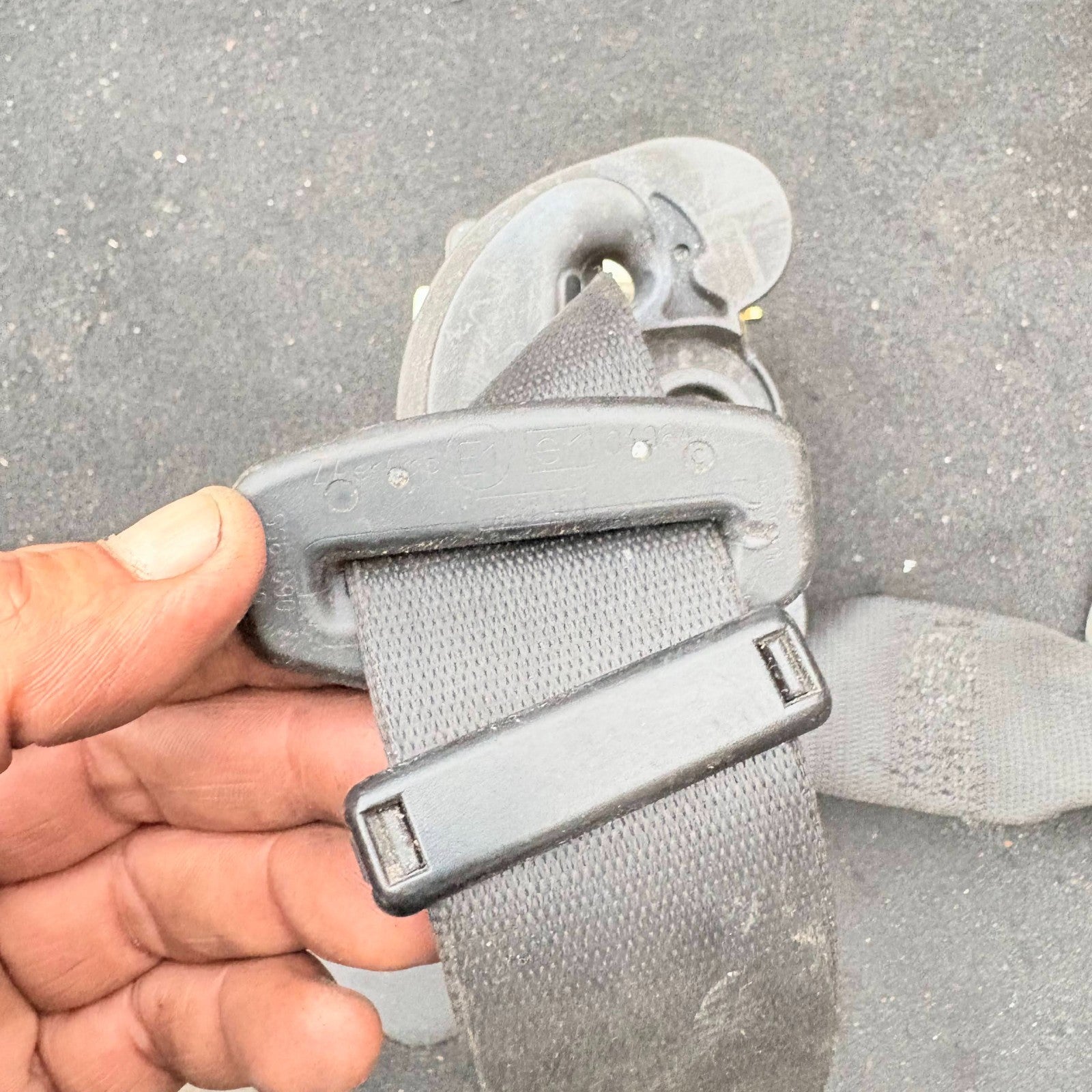 BMW 3 SERIES 320I E90 PASSENGER SIDE FRONT LEFT SEAT BELT 33052212C 2005