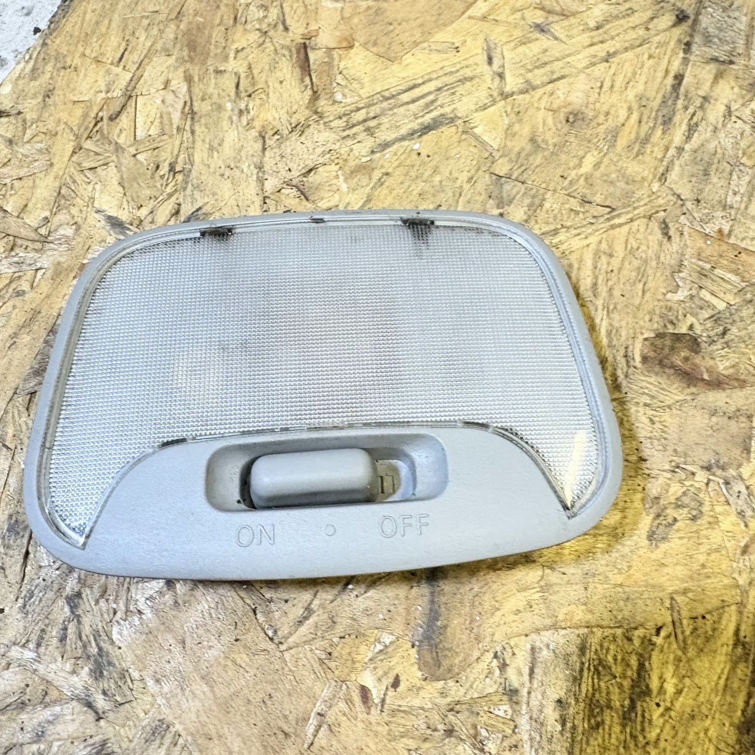 Mitsubishi Lancer 2008 Rear Middle Interior Light MR190205